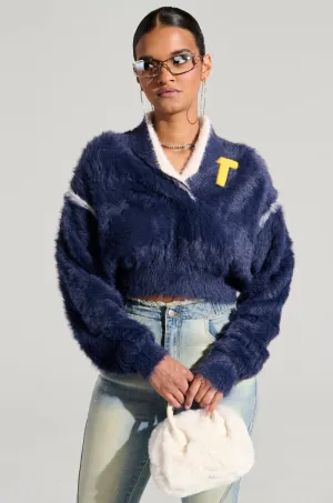 GIVE ME LUCK SWEATSHIRT Chic Fit