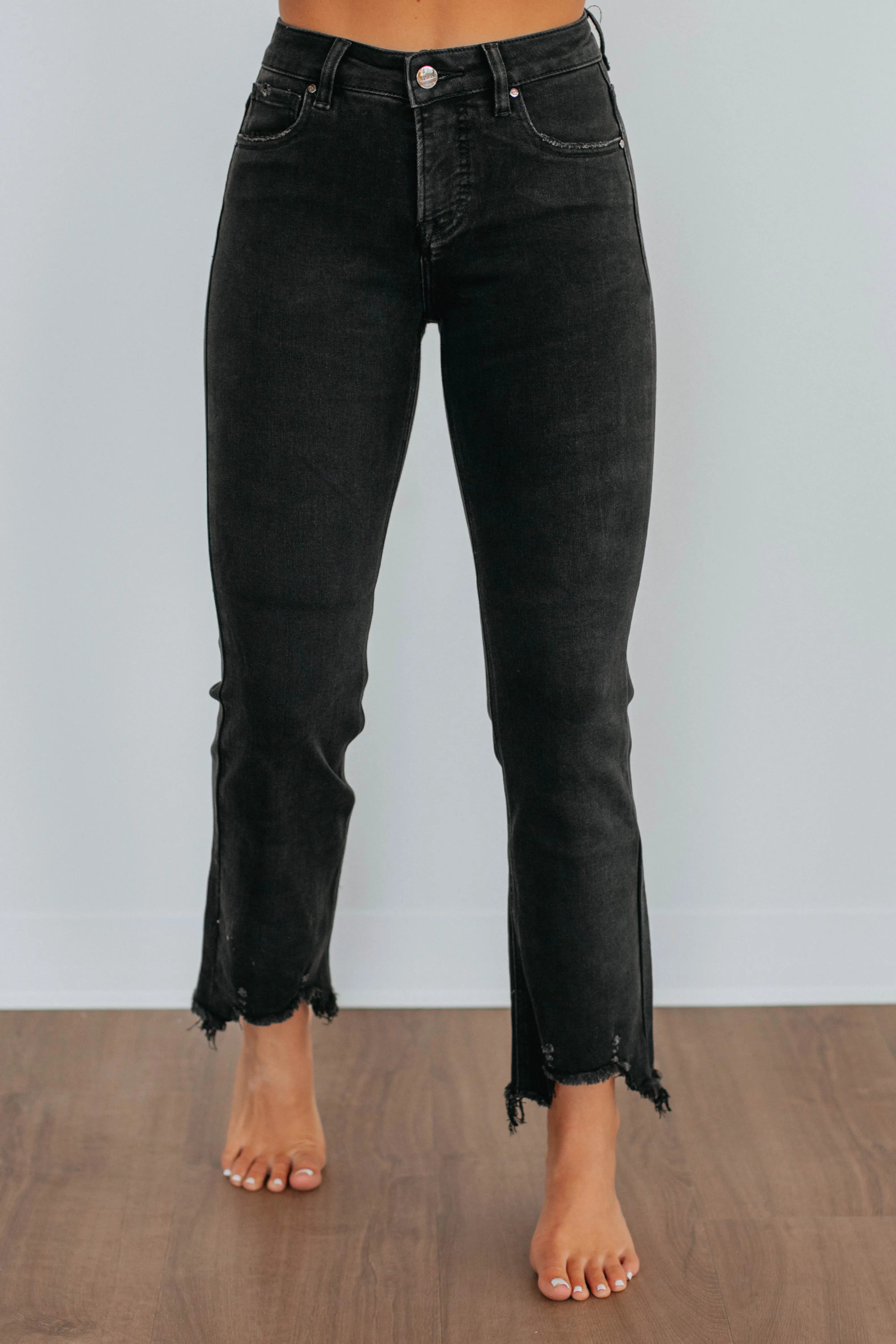 Neona Risen Jeans - Vintage Black Edgy Mode Formal City Walk Party Look Music Event Picnic Style