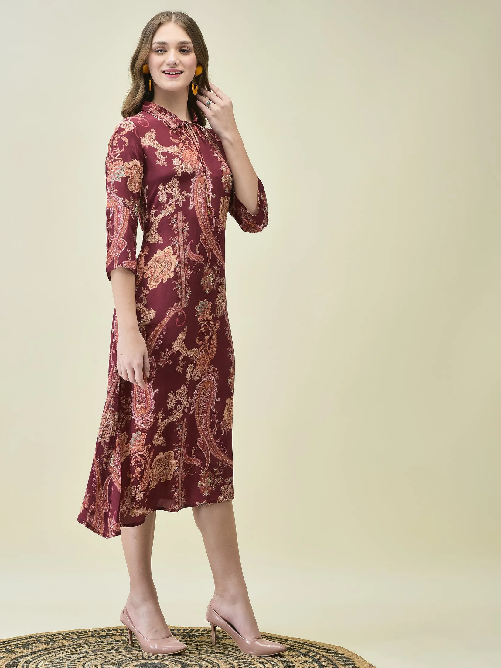 Women Crepe Burgundy Paisley Print Dress Functional Design Fresh Glow