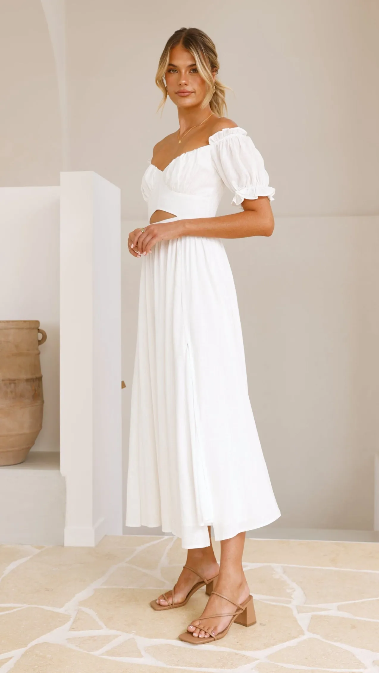 Soft drape summer gown With a classic and versatile design this dress works seamlessly with any accessories you choose Hulu Maxi Dress - White