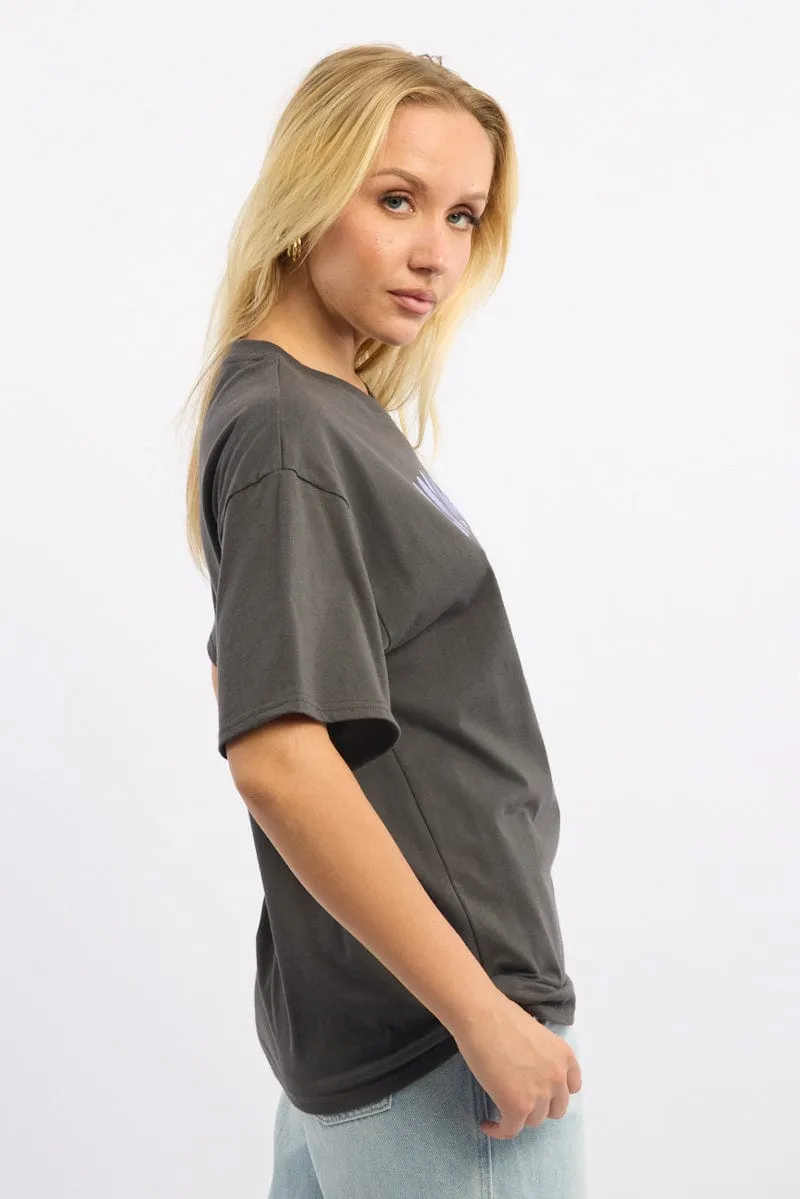 Simple and Chic Grey Graphic Tee Short Sleeve