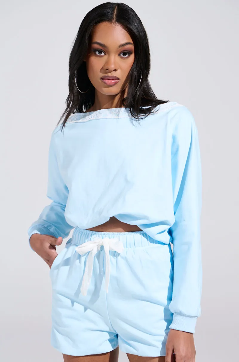 SKY BLUES SWEATSHIRT winter warmth Street Look