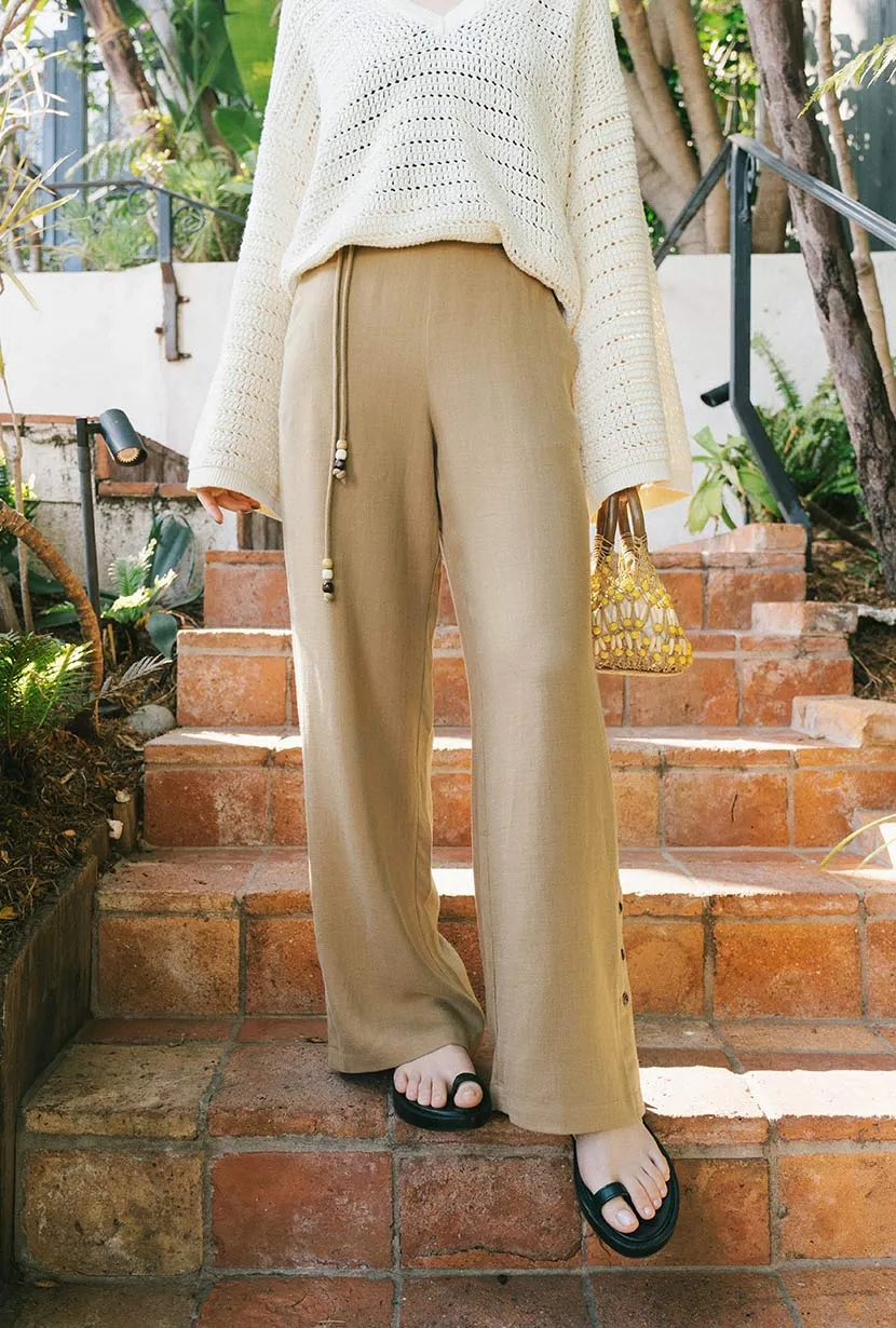 HighDensityWeave FlatlockStitching Sandy Flare Pants - Camel