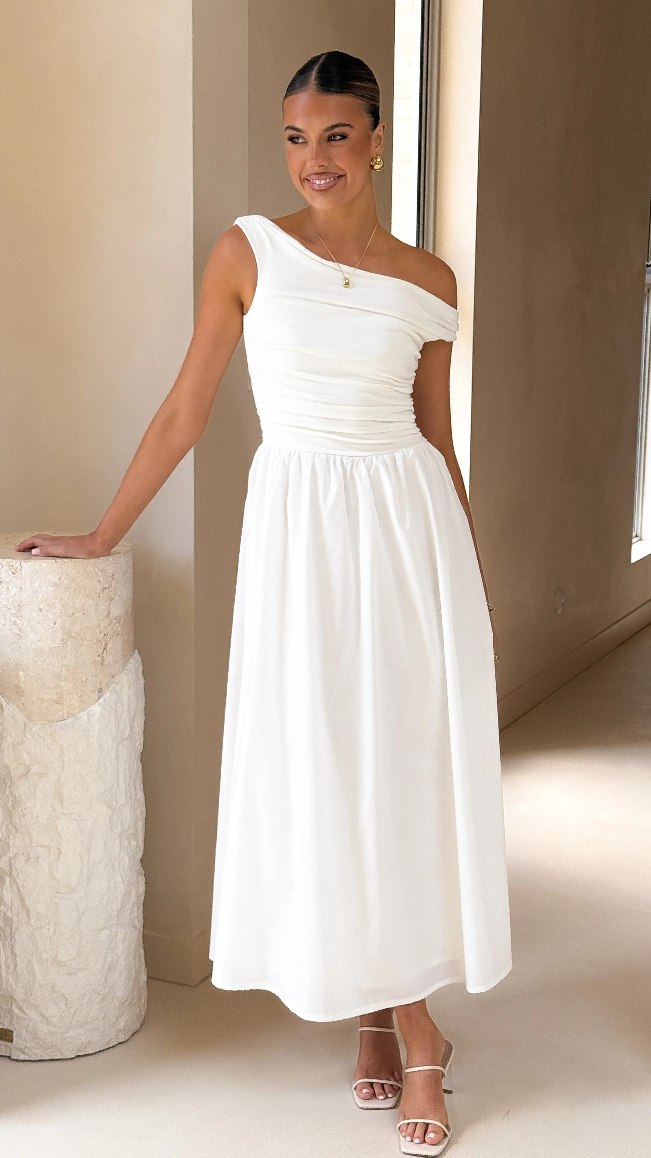 Immy Midi Dress - White Flattering Style Chic everyday outfit