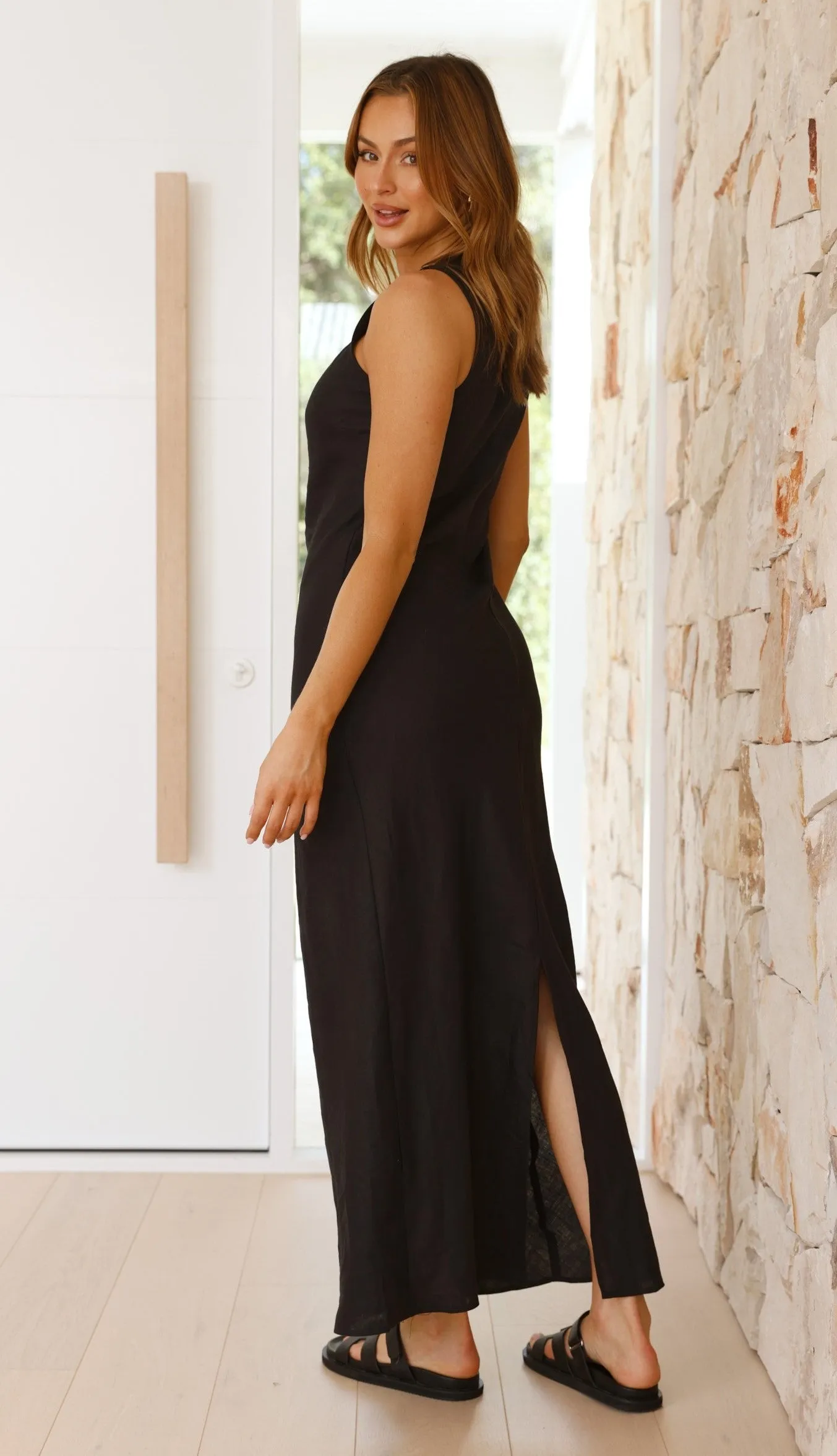 Naira Maxi Dress - Black Fur Glow Fold Glow