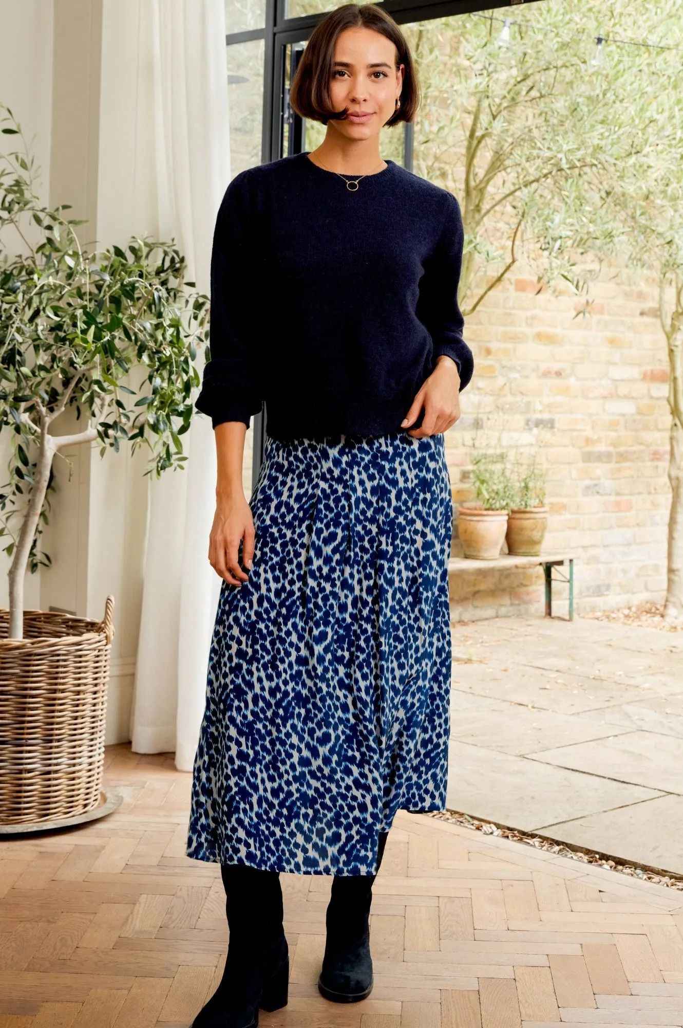 Mira Viscose Crepe Printed Skirt | Animal Ikat Navy/Cream Senior Style
