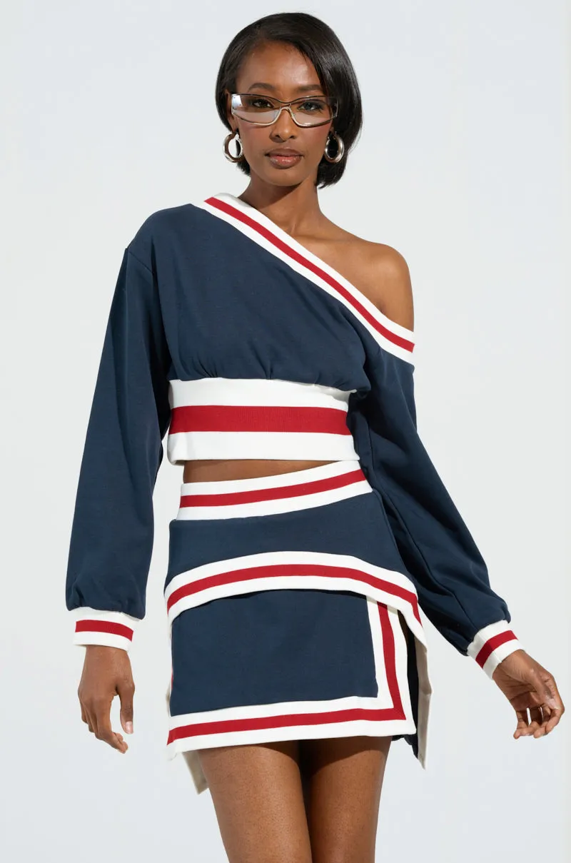 MAEVE OFF THE SHOULDER CROPPED SWETSHIRT IN NAVY Cozy Design