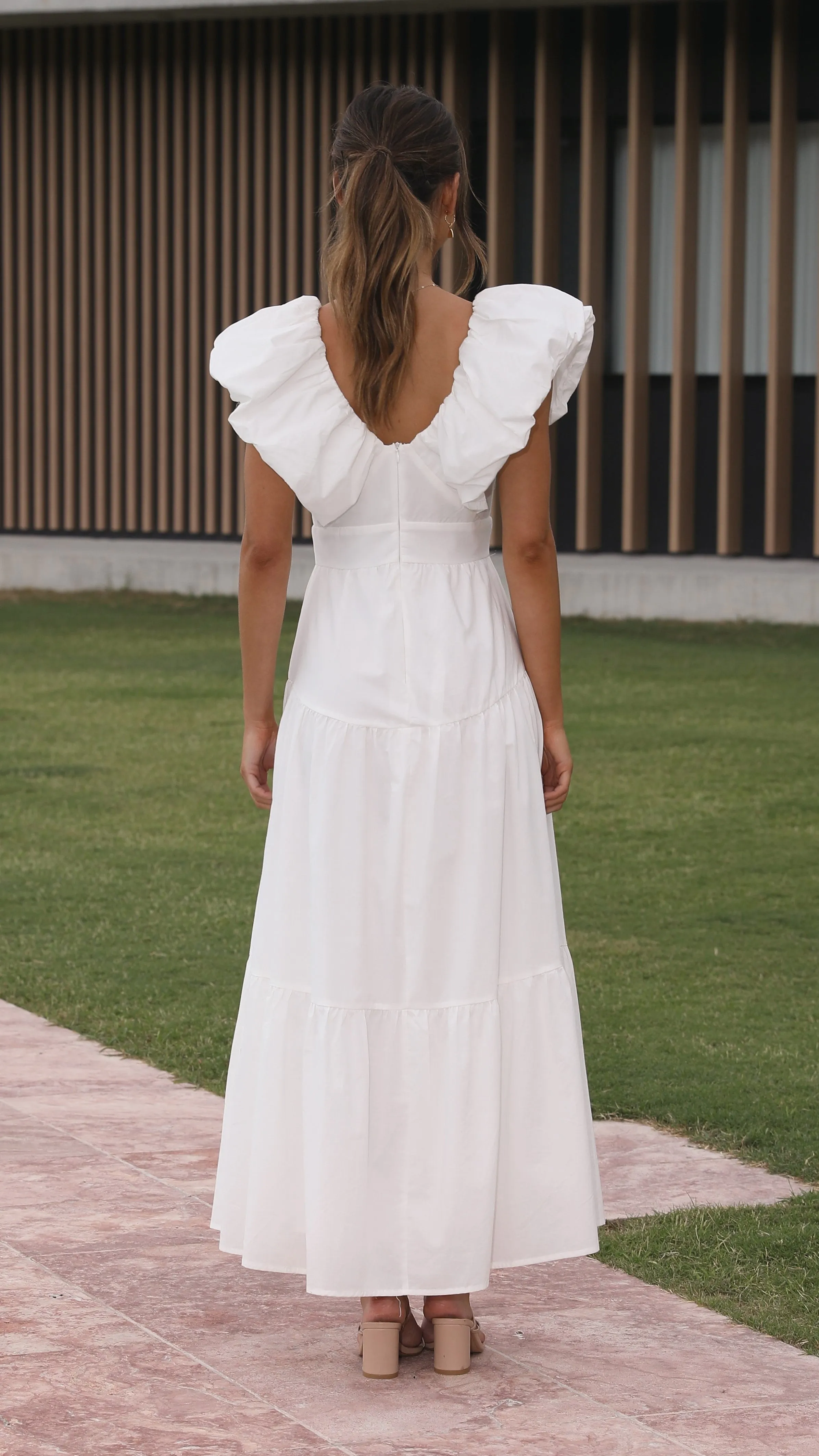 Emma Maxi Dress - White Quiet Shore This dress works effortlessly for a variety of events providing both comfort and style