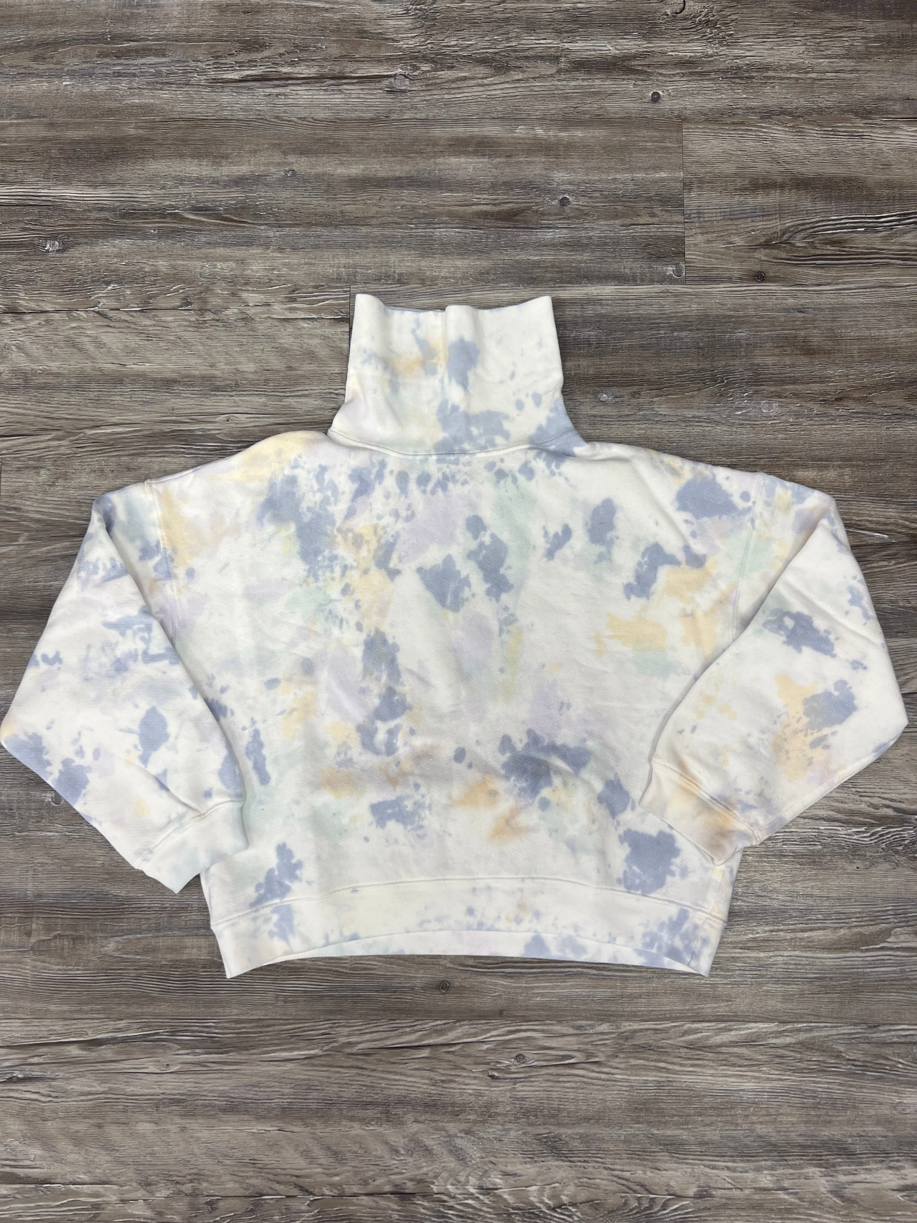 Sweatshirt Crewneck By Amo  Size: M EcoDyeProcess OdorResistantFabric