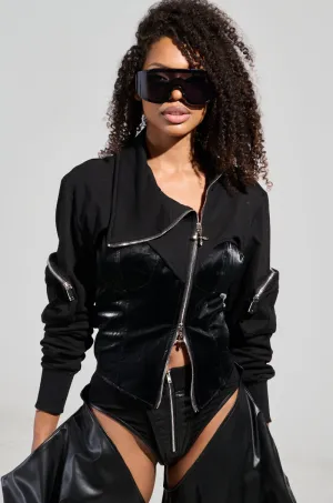 NOT YOUR AVERAGE SWEATSHIRT Mid range