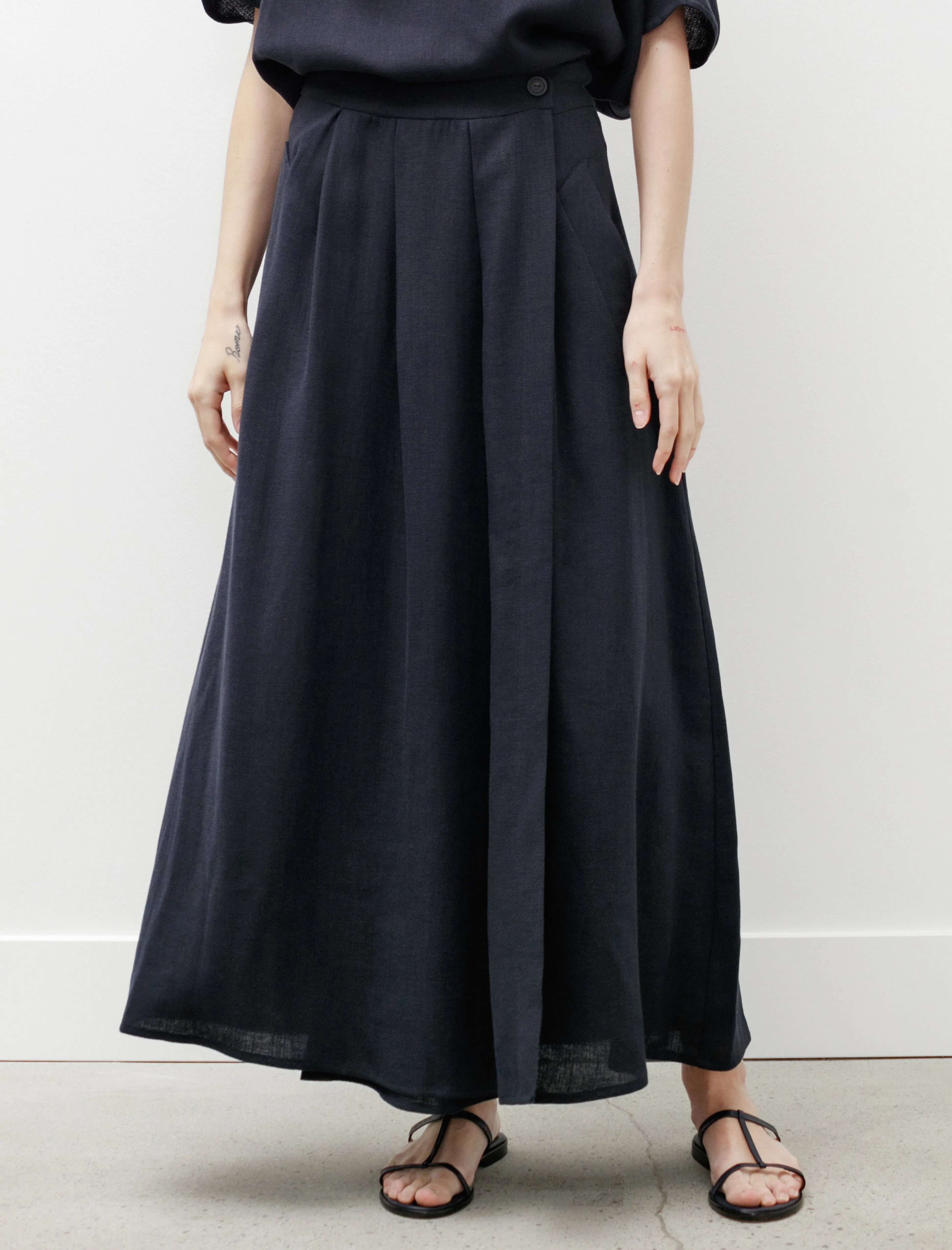 Long Skirt Linen Navy High Shine