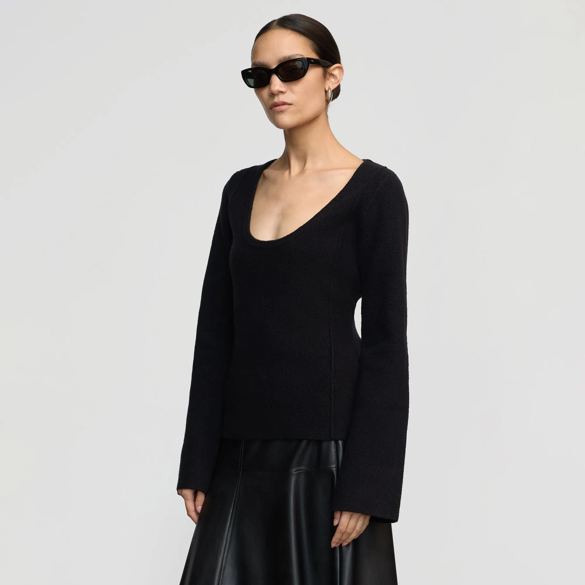 Soft Warmth Simple Knitwear Camilla Seam-Detail Scoop-Neck Sweater