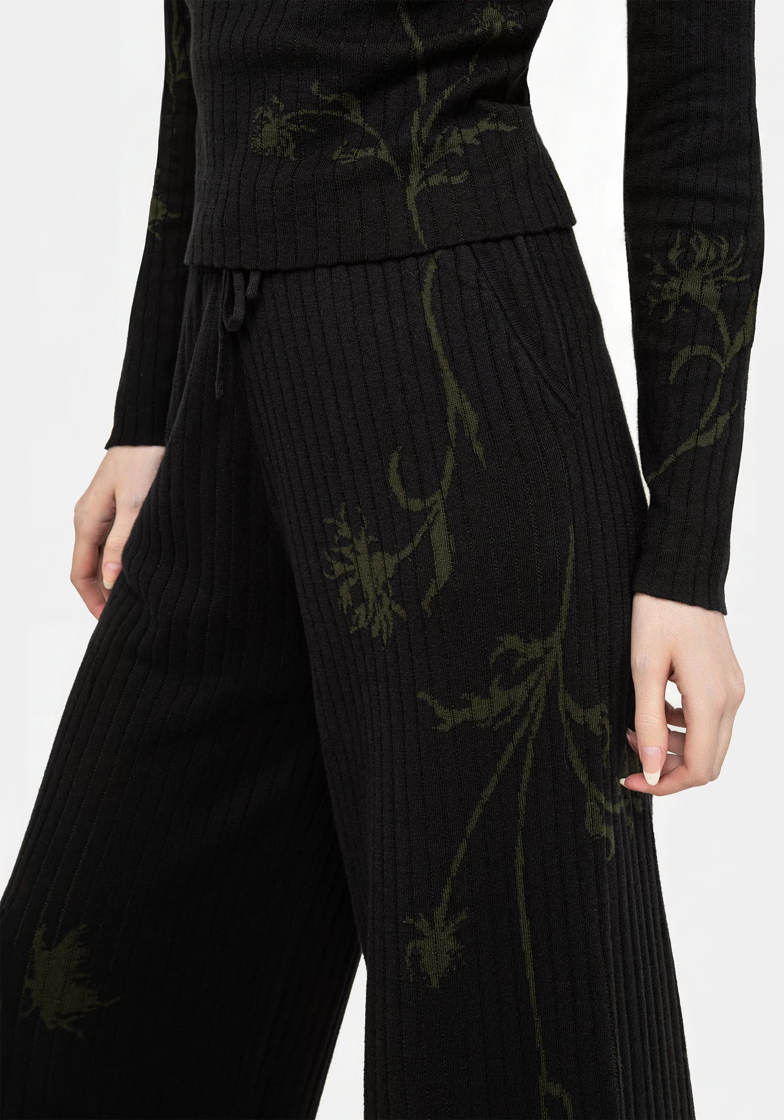 BreathableLining Comfy Essentials Wear Diastella Floral Jacquard Rib Knit Trousers