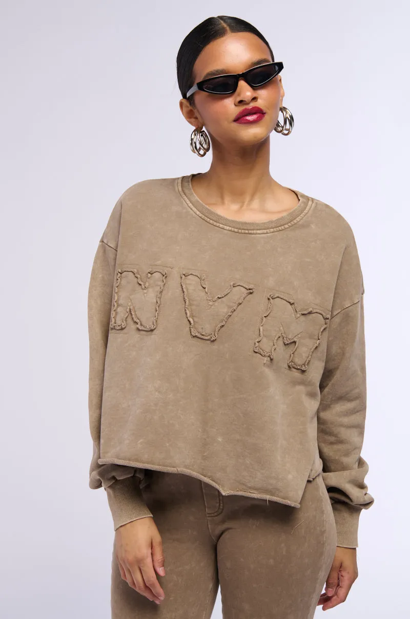 Semi Formal NEVER MIND BABE CROPPED MINERAL WASH SWEATSHIRT