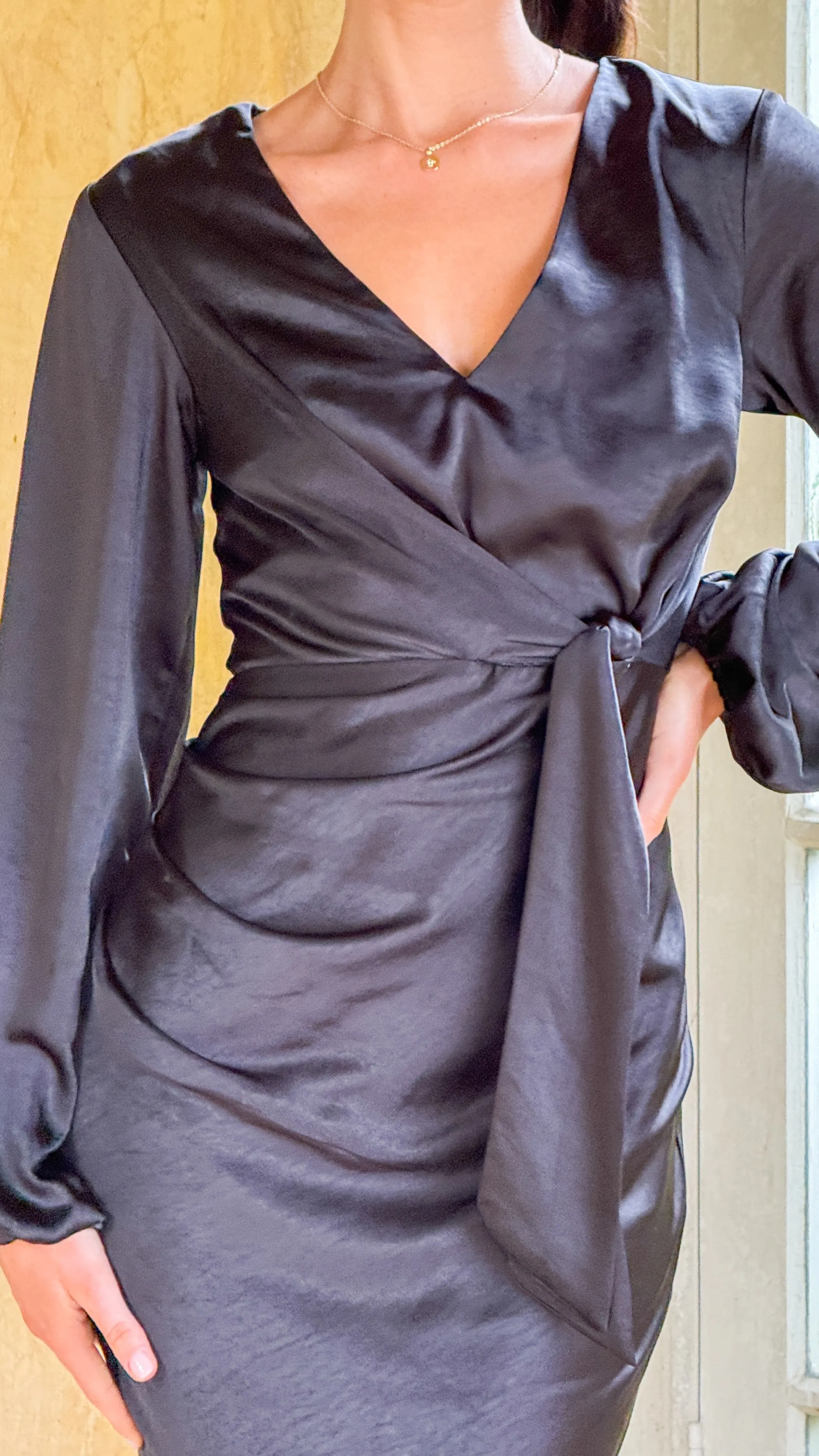 Cream Tone Minimal Line Ivy Long Sleeve Tie Front Maxi Dress - Black