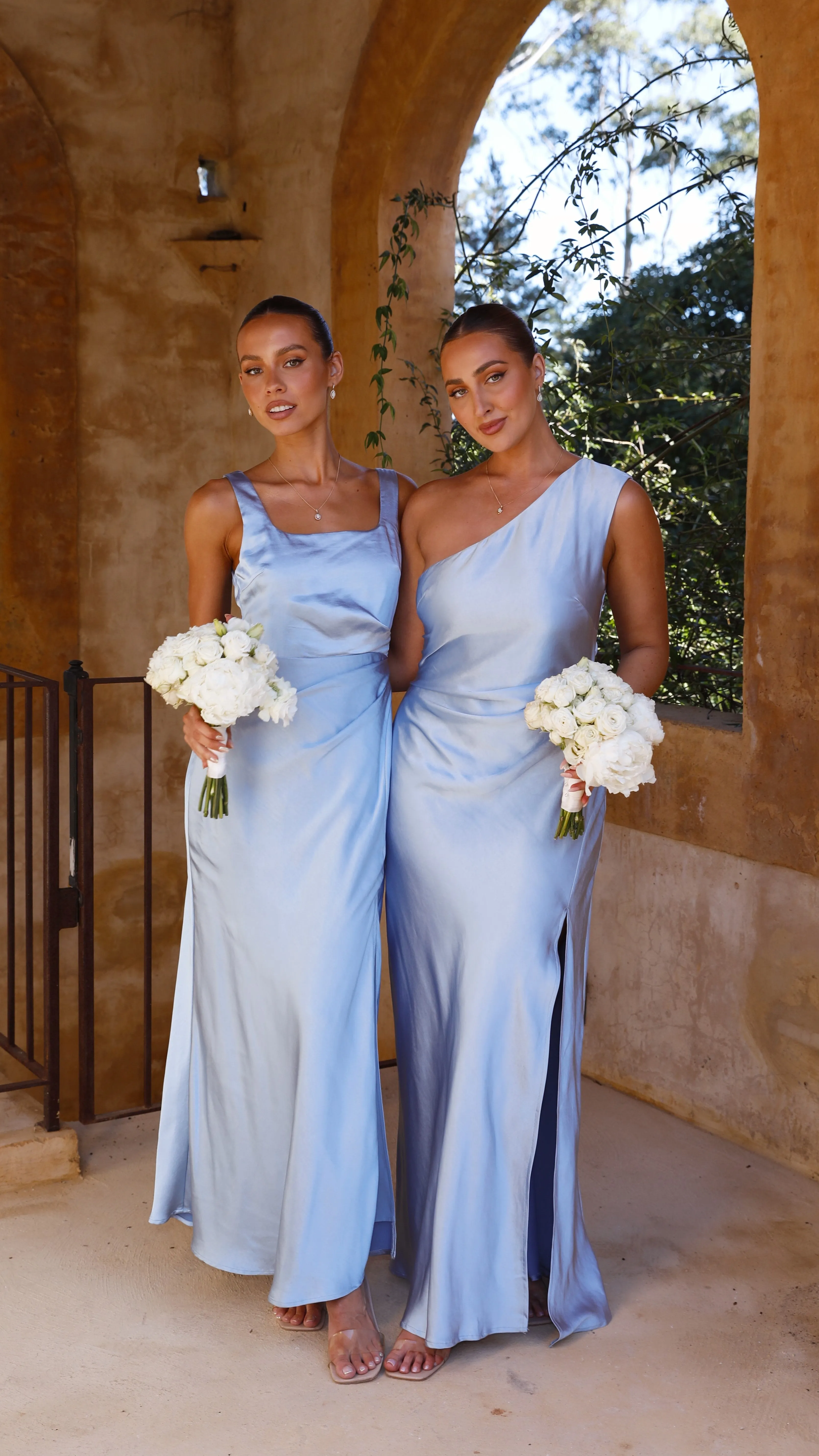 Victoria Maxi Dress - Blue Wave Crest Knot Art