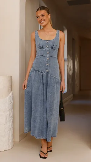 This dress provides a flattering look for any body type thanks to its classic design Copper Glow Generosa Button Front Maxi Dress - Mid Blue Denim
