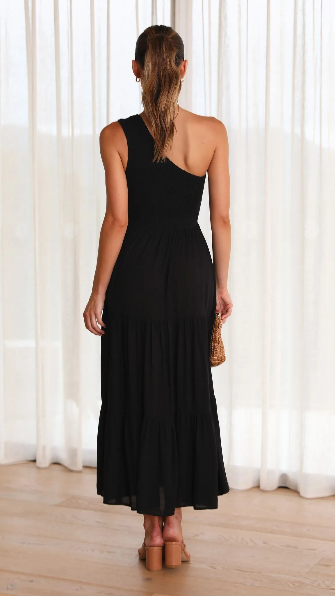 Deep Shade Cassy Midi Dress - Black