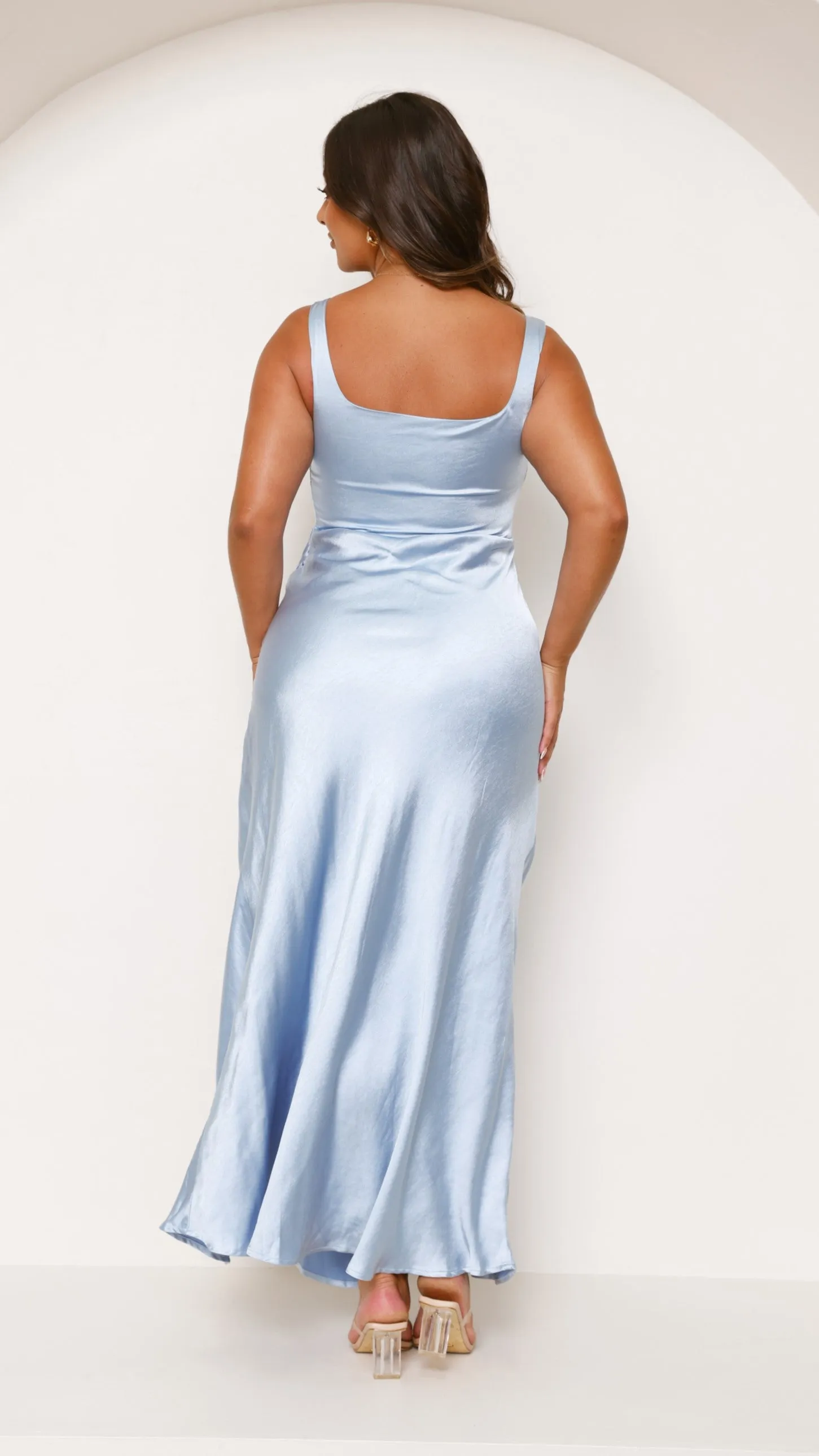 Alaria Maxi Dress - Blue This maxi dress is perfect for creating a chic and polished look without trying too hard Brick Path