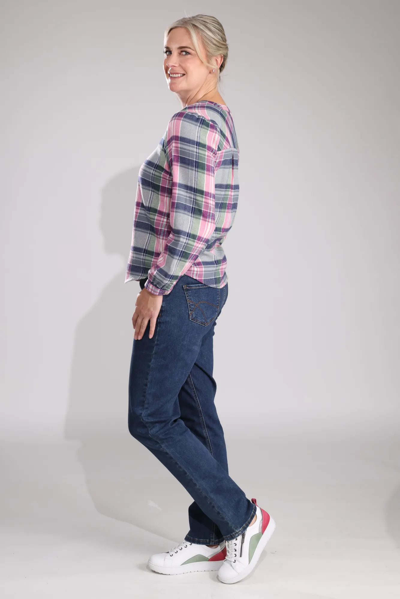 Regular Jeans | DARK INDIGO | 0022B1 Simple Detail