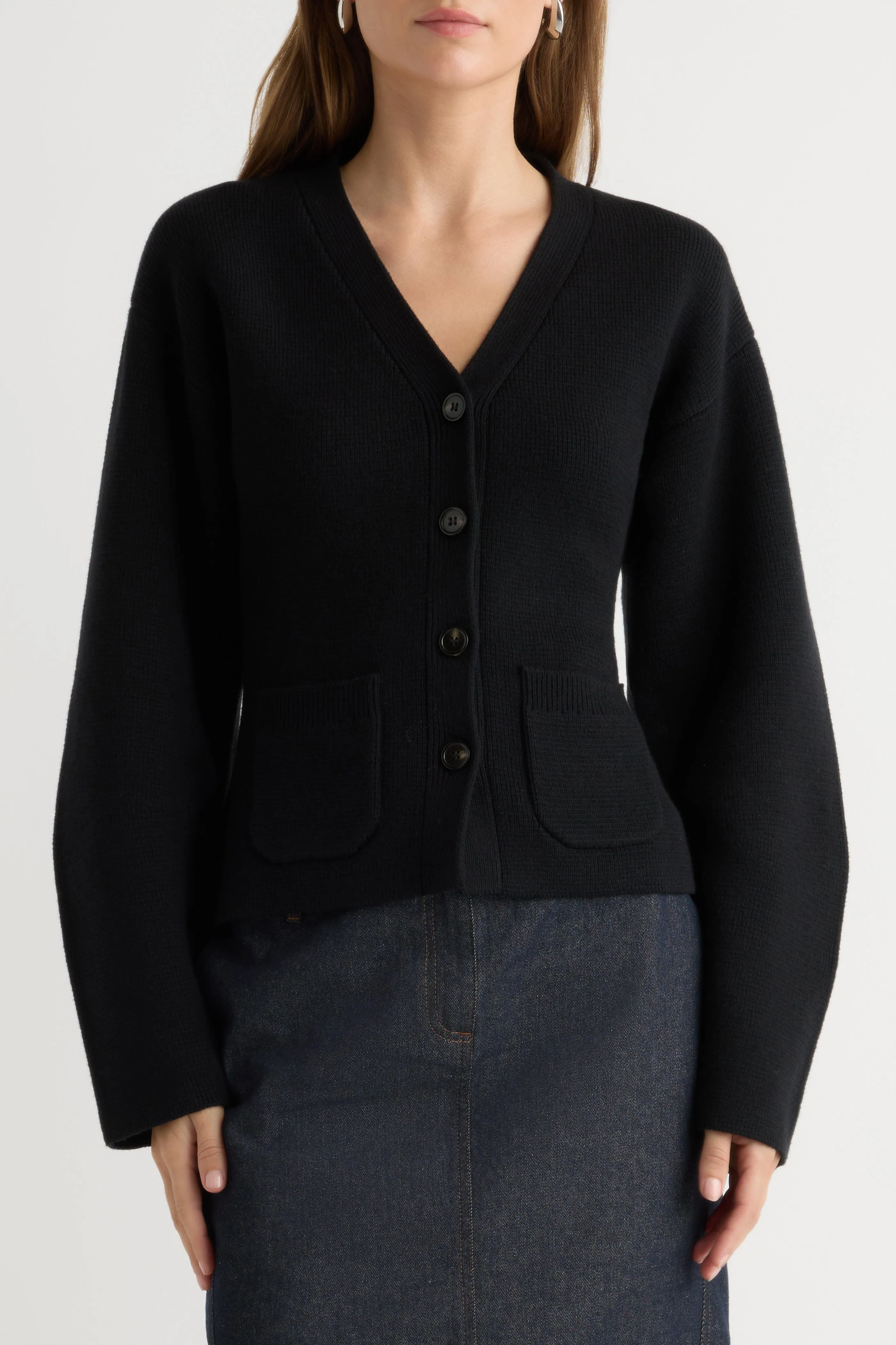 Multipanel Construction Elinor Organic Cotton-Wool V-Neck Cardigan