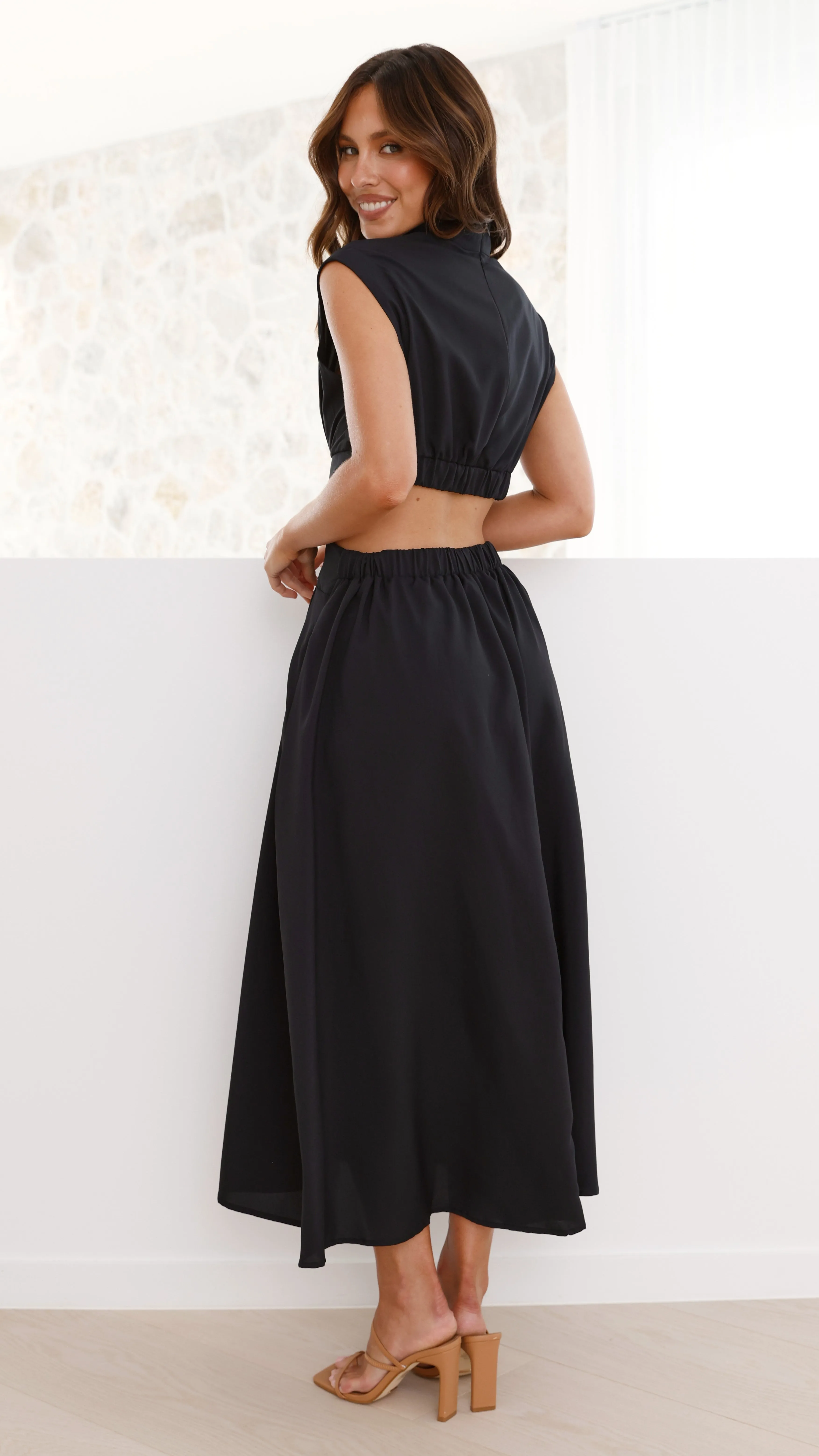 Chic Vibes Maddison Midi Dress - Black