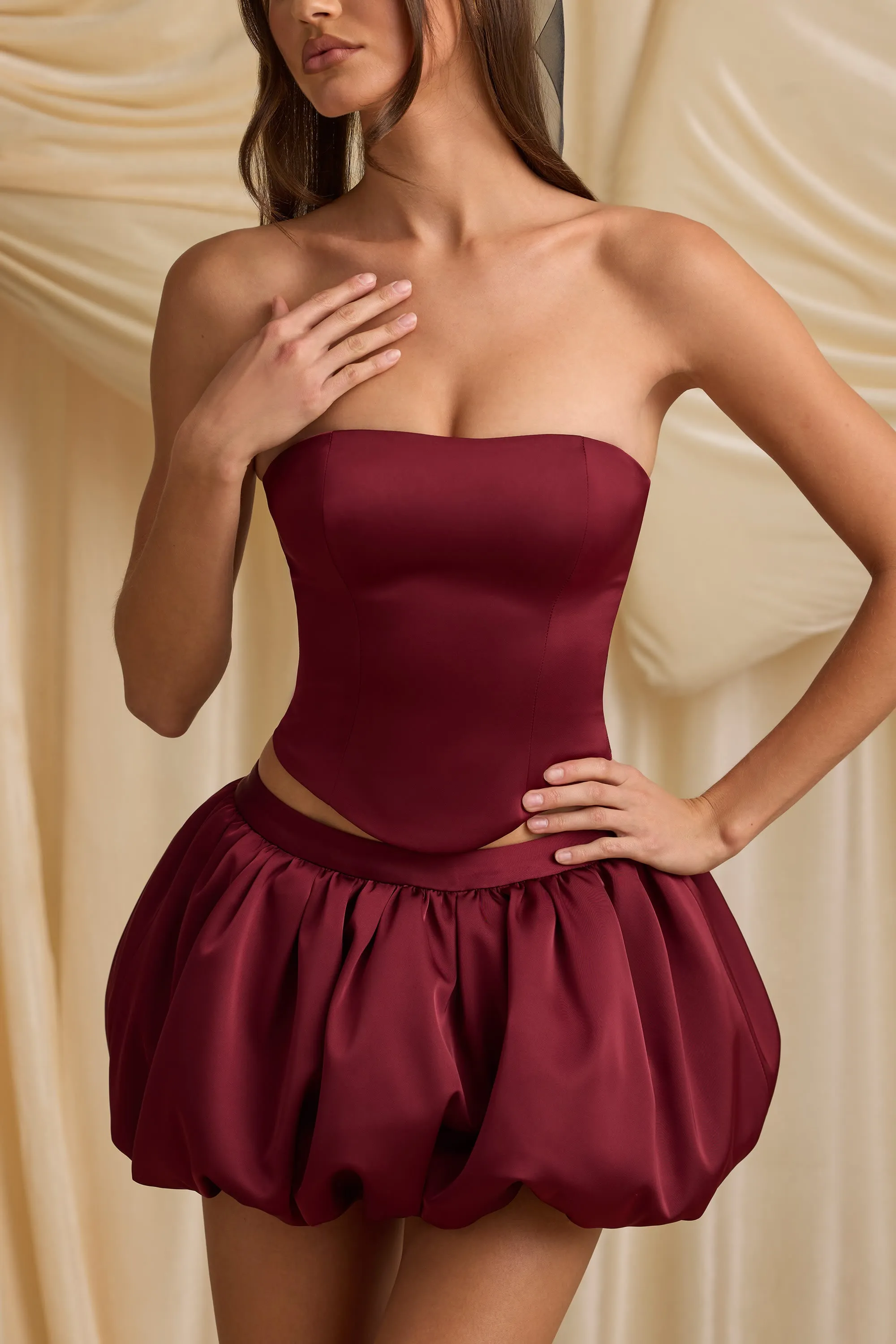 Bubble Hem Mid-Rise Mini Skirt in Wine Red Airy Look
