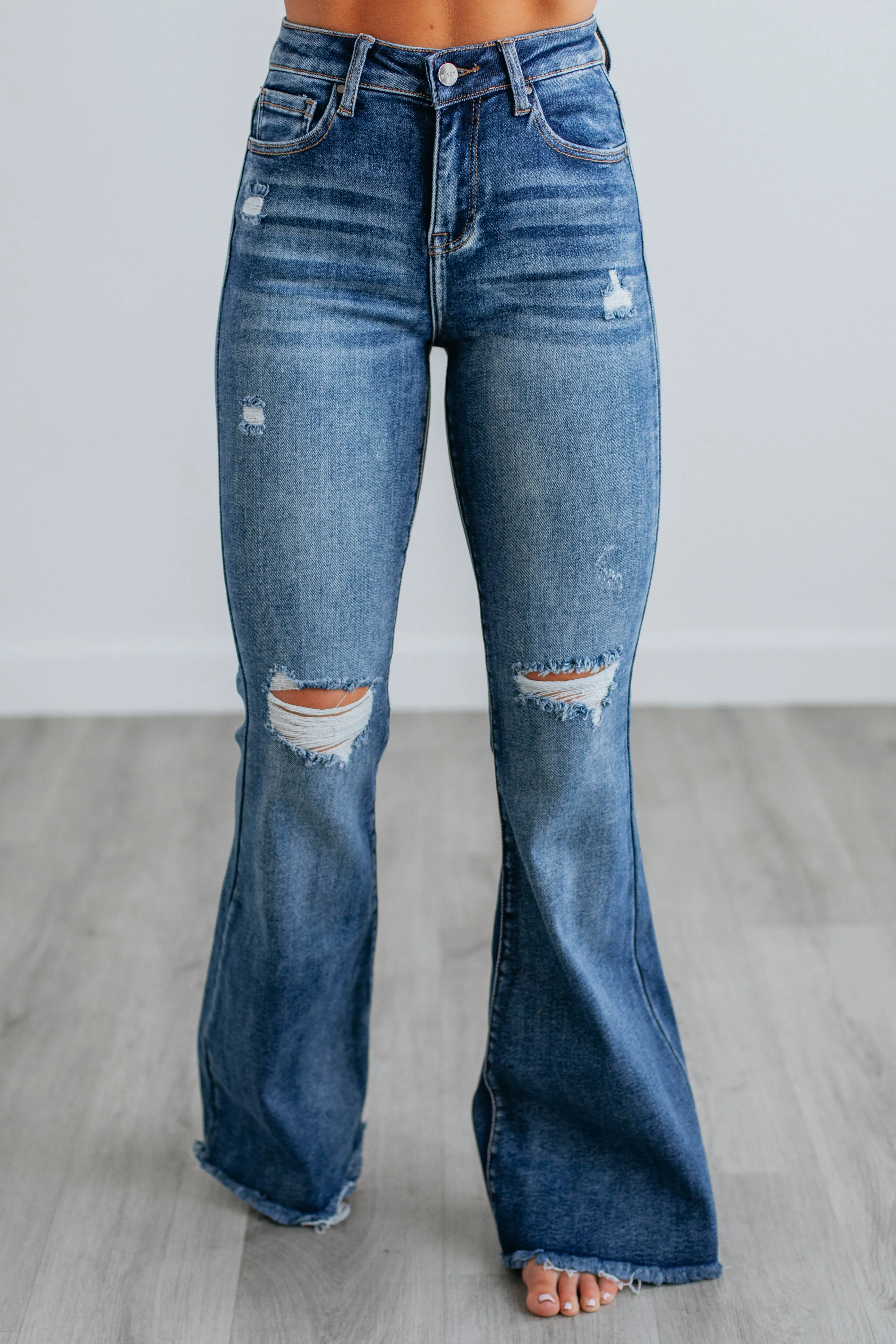On-Trend Look Journee Risen Jeans Casual Friday Classic Beach Day Winter Warmth Classic