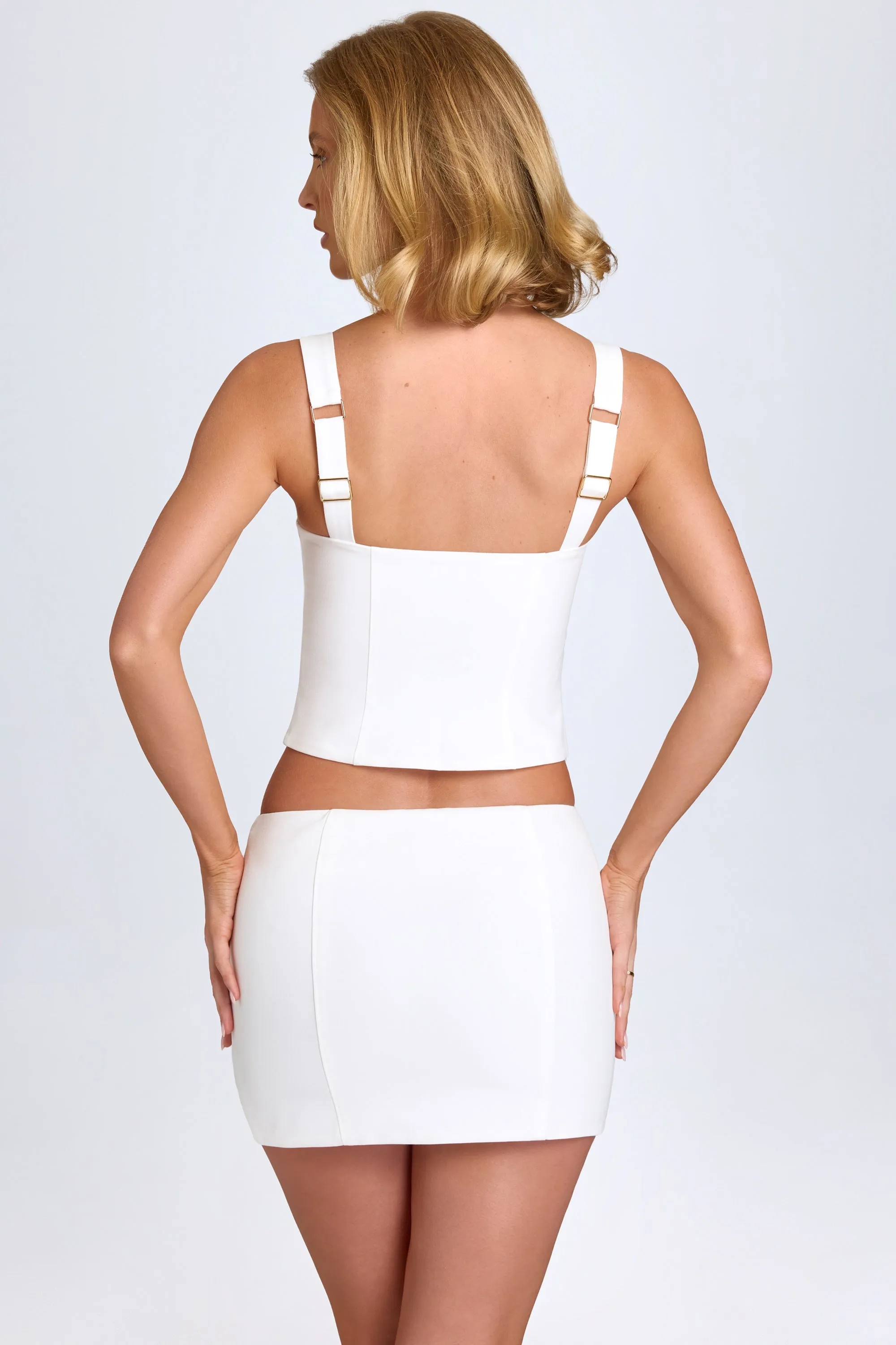 Curved Low-Rise Mini Skirt in White Quick Fit Statement Color