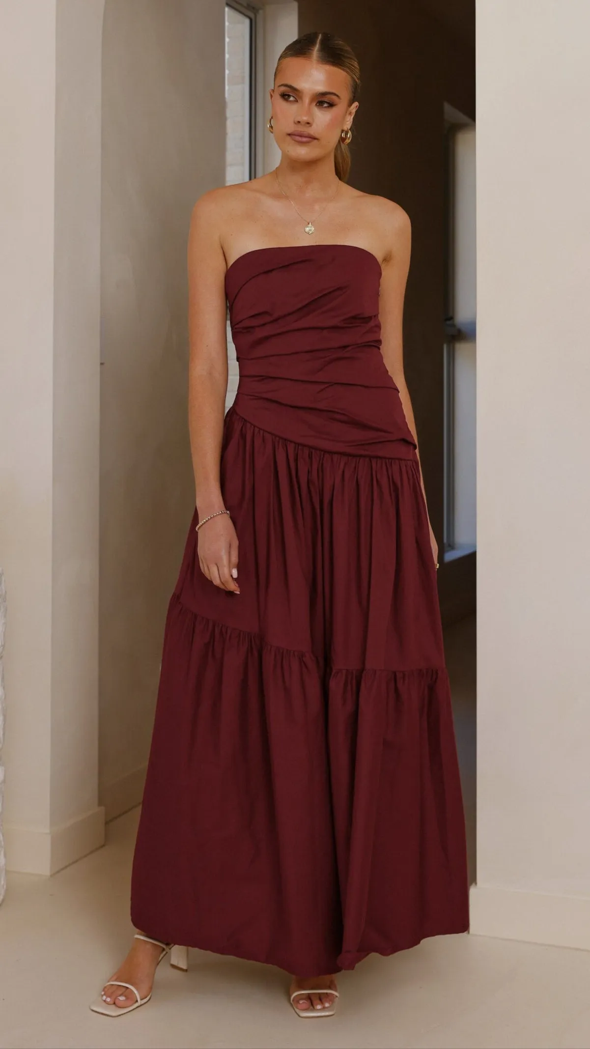 Lola Maxi Dress - Burgundy Luxurious evening party dress