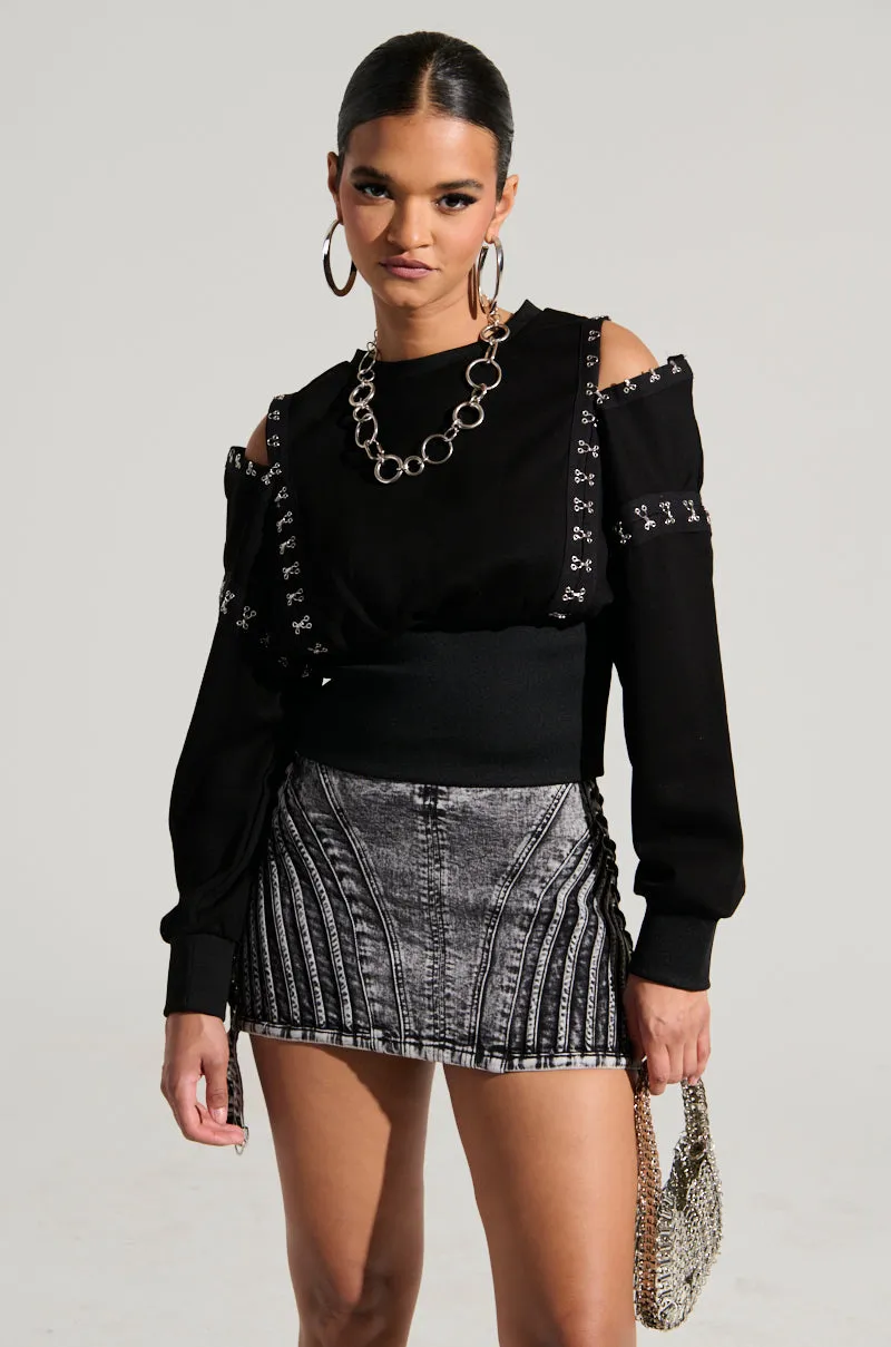 UNDER CONTROL SWEATSHIRT jewelry accents