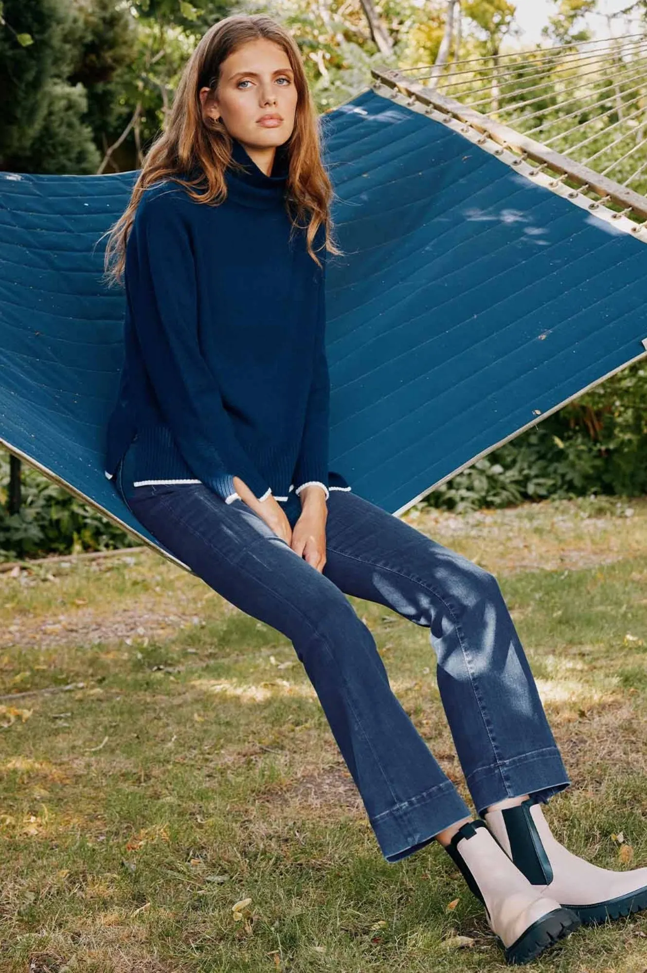 Kick Flare Jeans | Mid Denim Reliable Basic