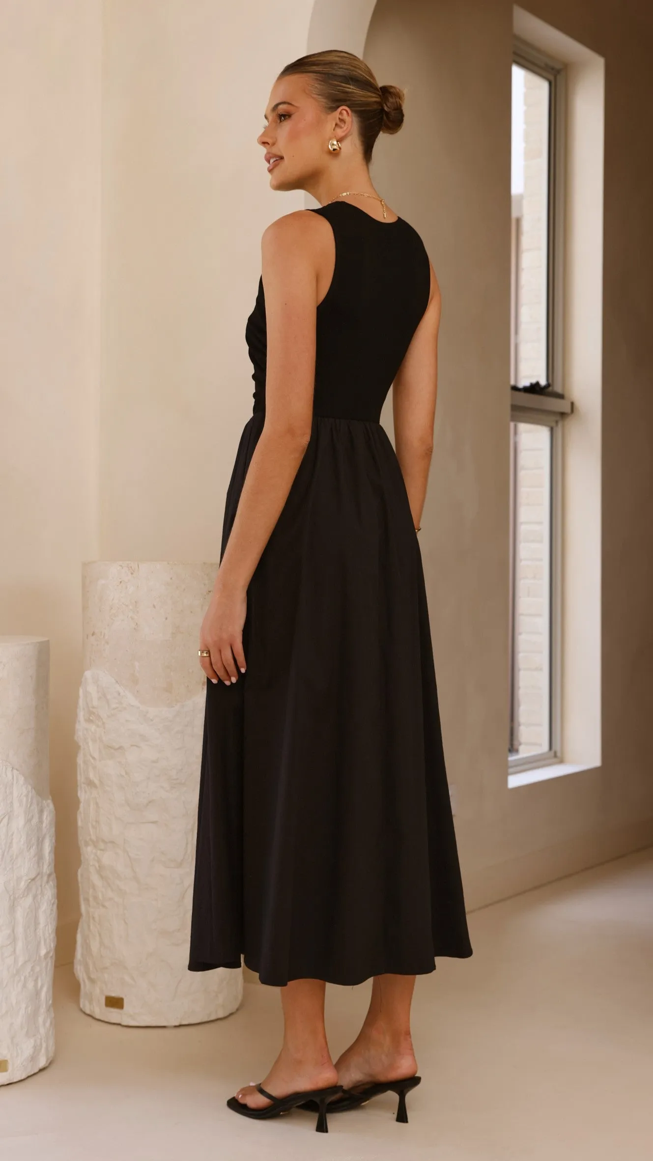 Aria Sleeveless Midi Dress - Black Smart Design Flattering Silhouettes