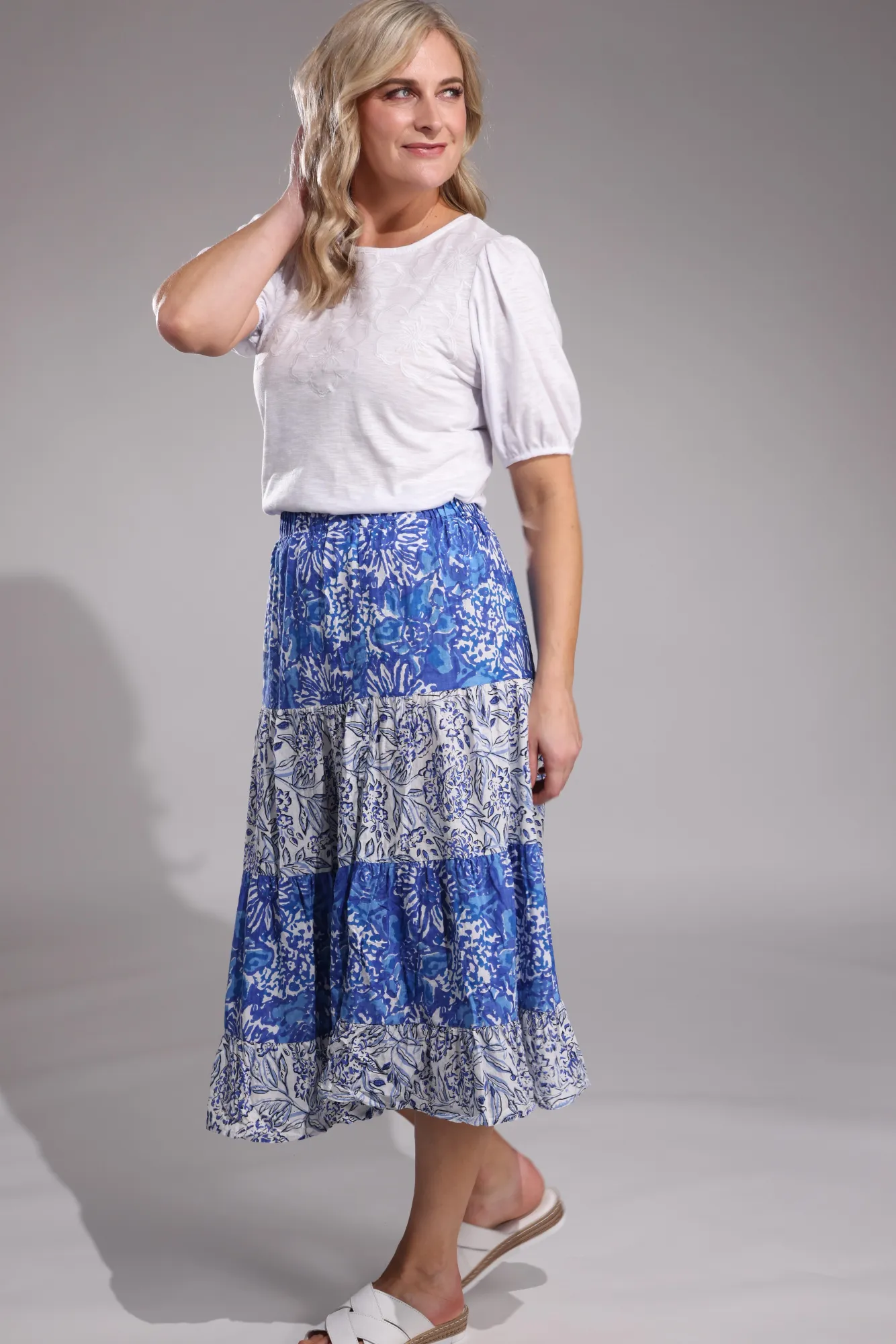 Elastic waist Skirt with 2 prints | Blue Blooms | 6540A1 Crisp Edge Easy Movement