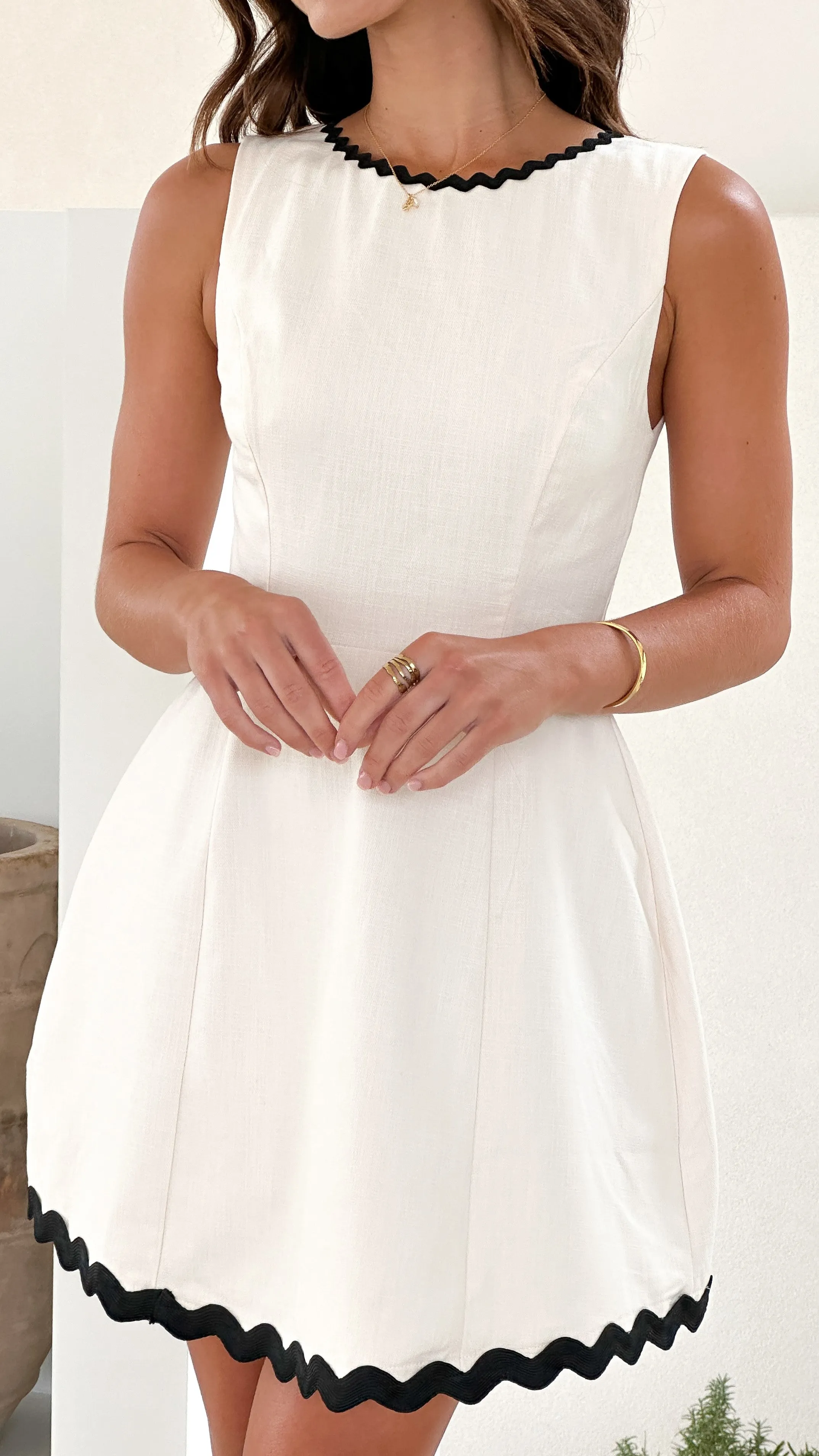 Weekend Style Look Charming Silhouette Aceline Mini Dress - Oat/Black