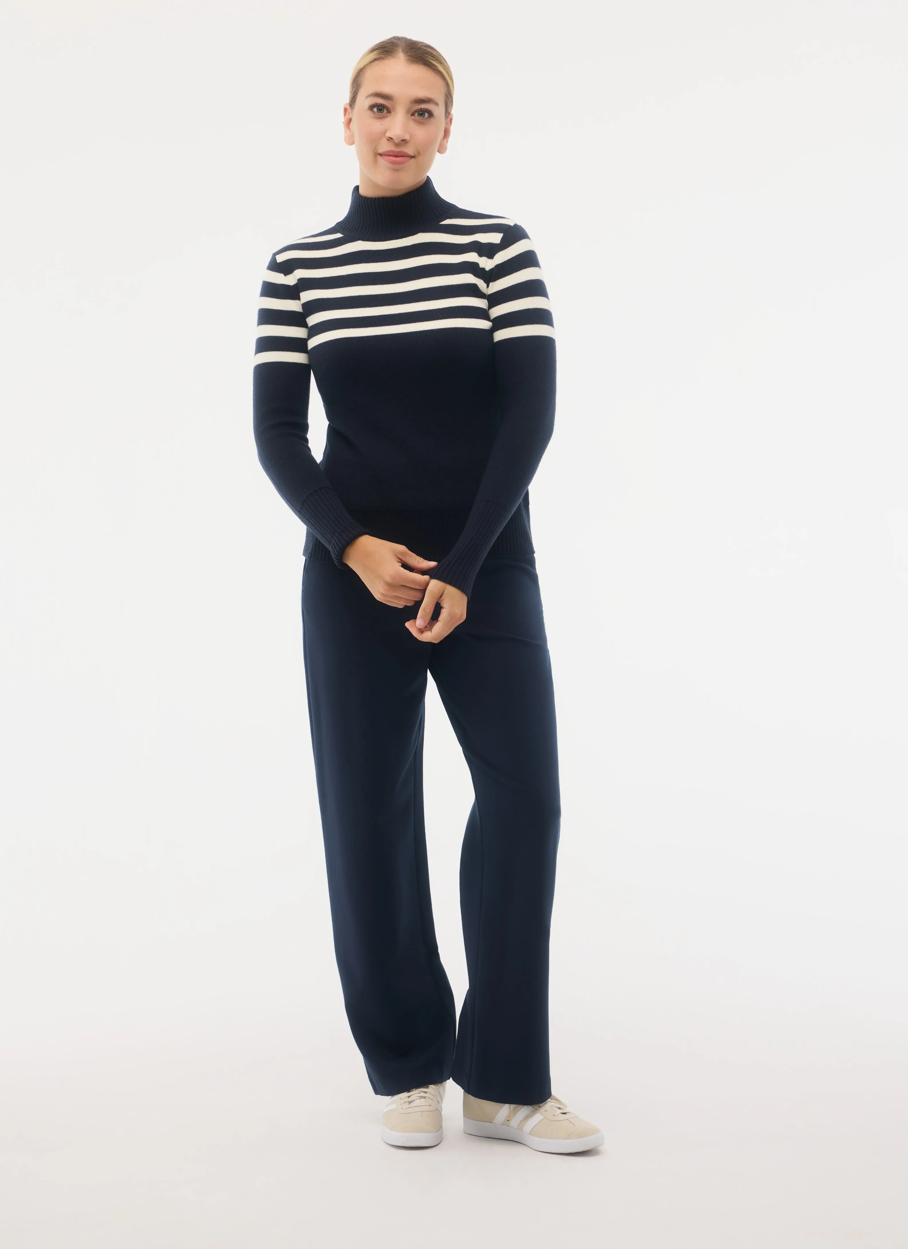 Chandail col montant CHIARA Urban Flow HighCollared Design