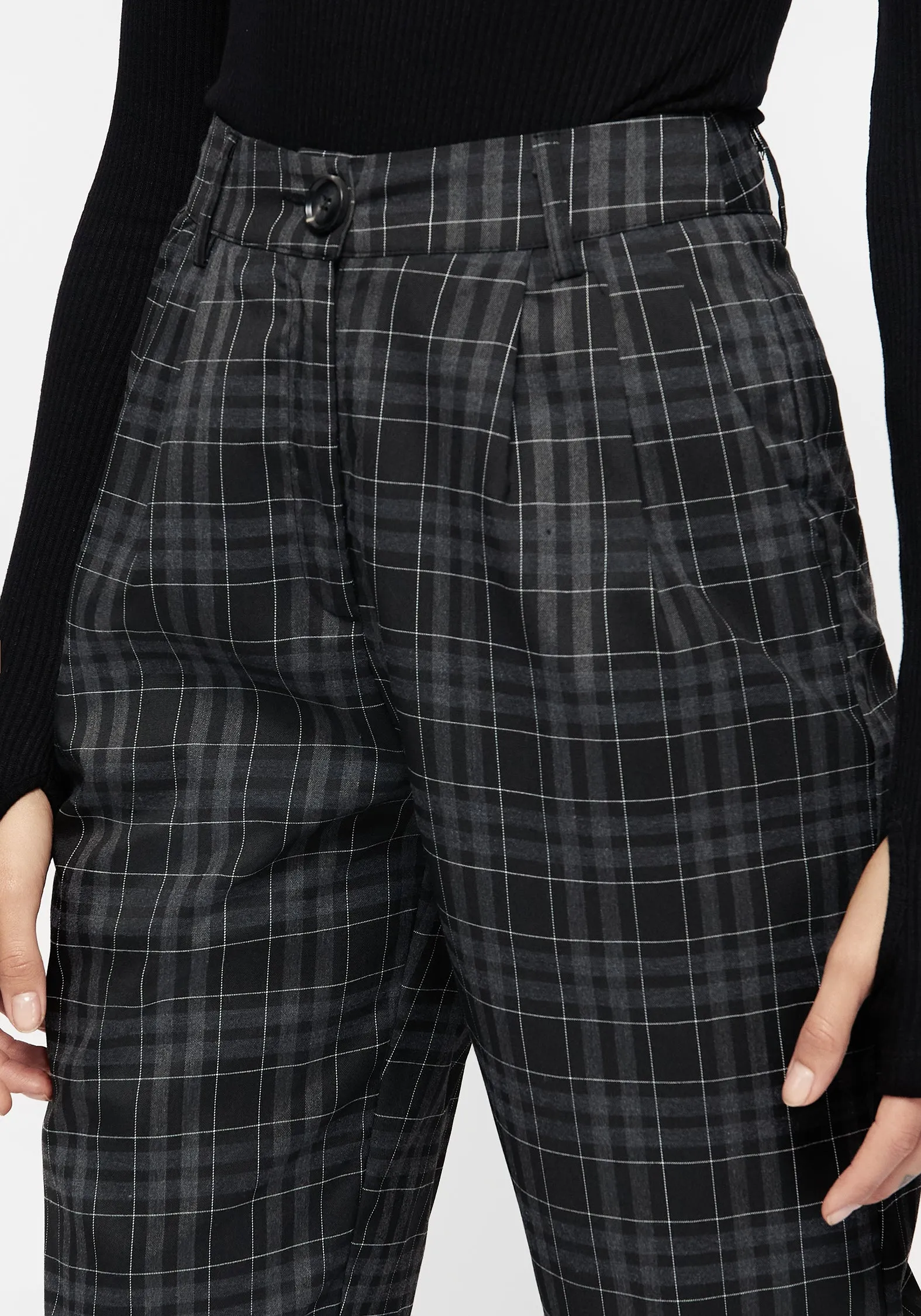 StretchMaterial Lilin Tapered Trousers