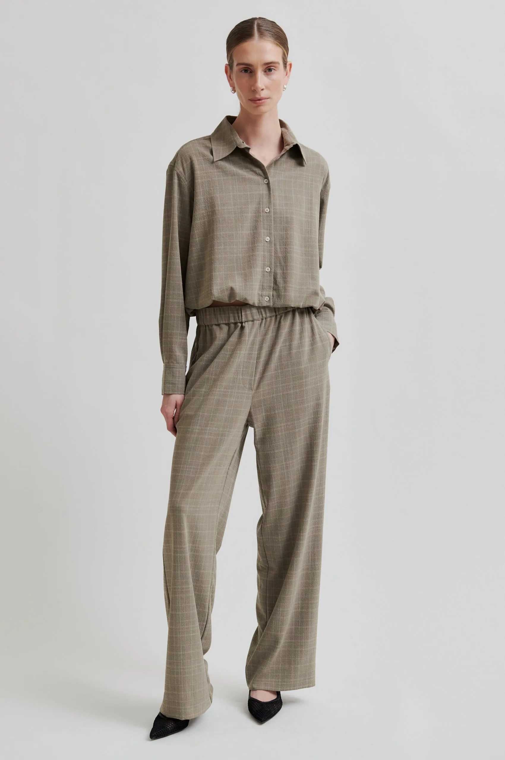 Maira Trousers SustainableProduction LowMaintenanceMaterial