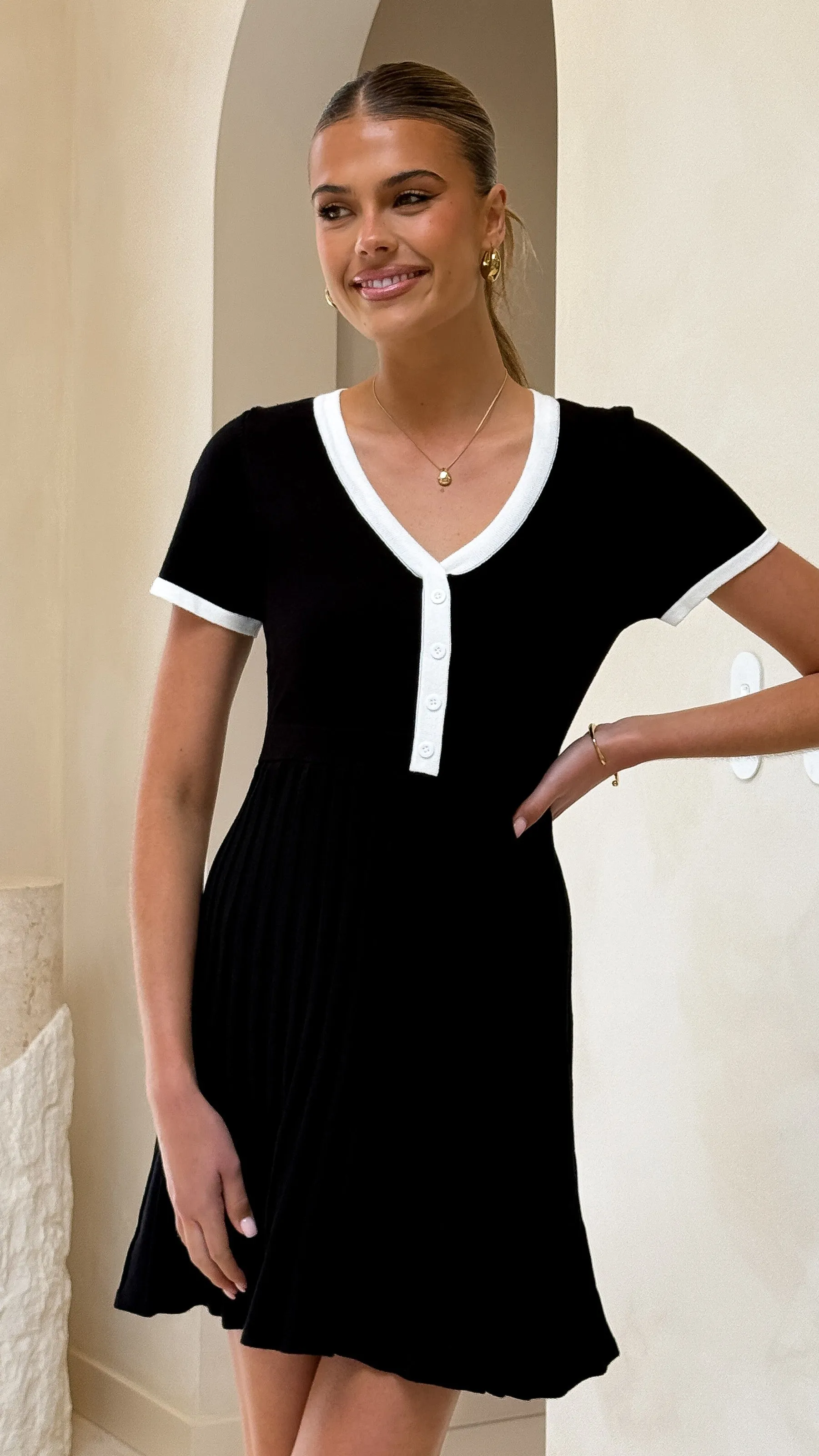 Kaylee Pleat Dress - Black City Cool Beat Fresh