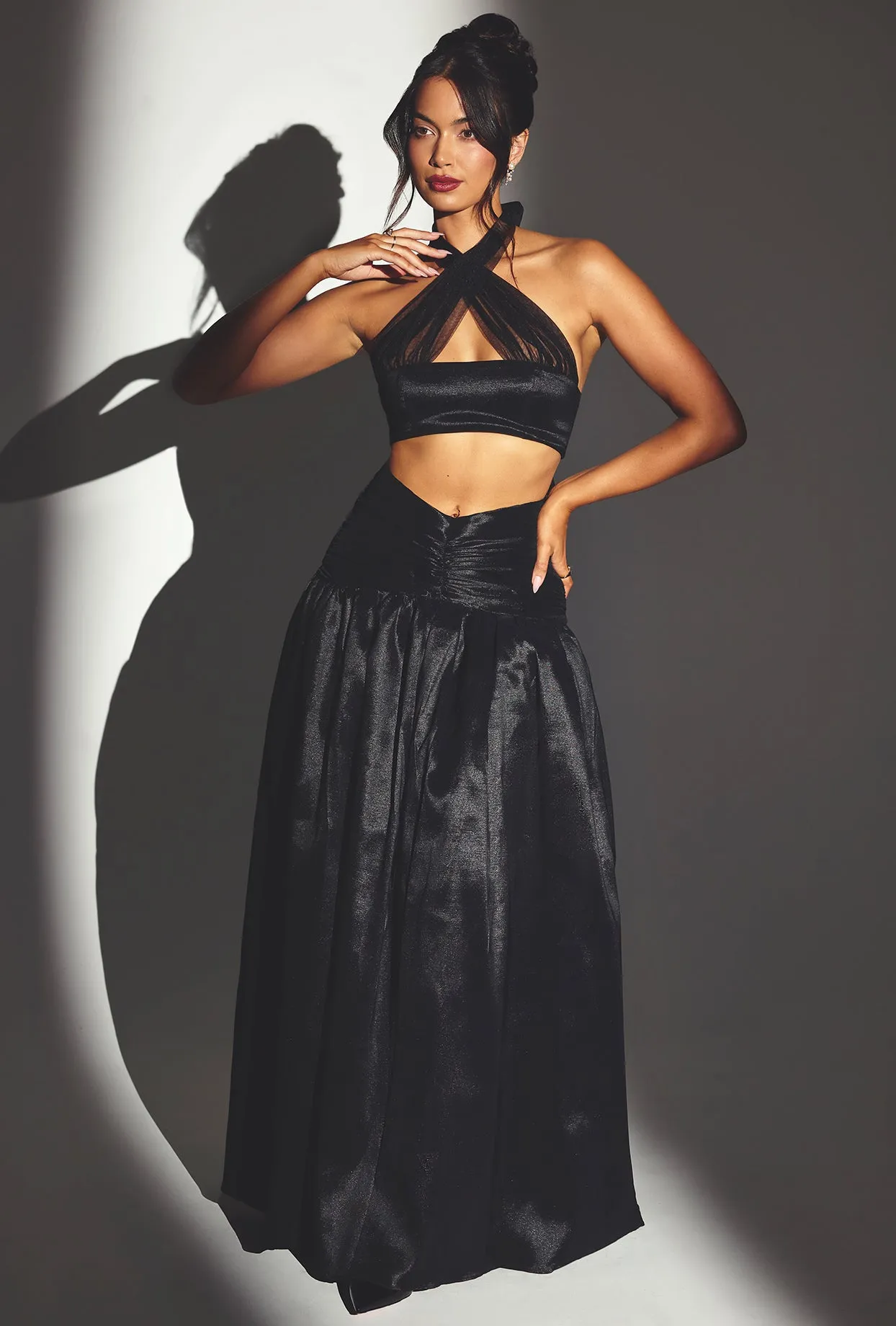 Woven Twill Voluminous Maxi Skirt in Jet Black Sleek Outfit