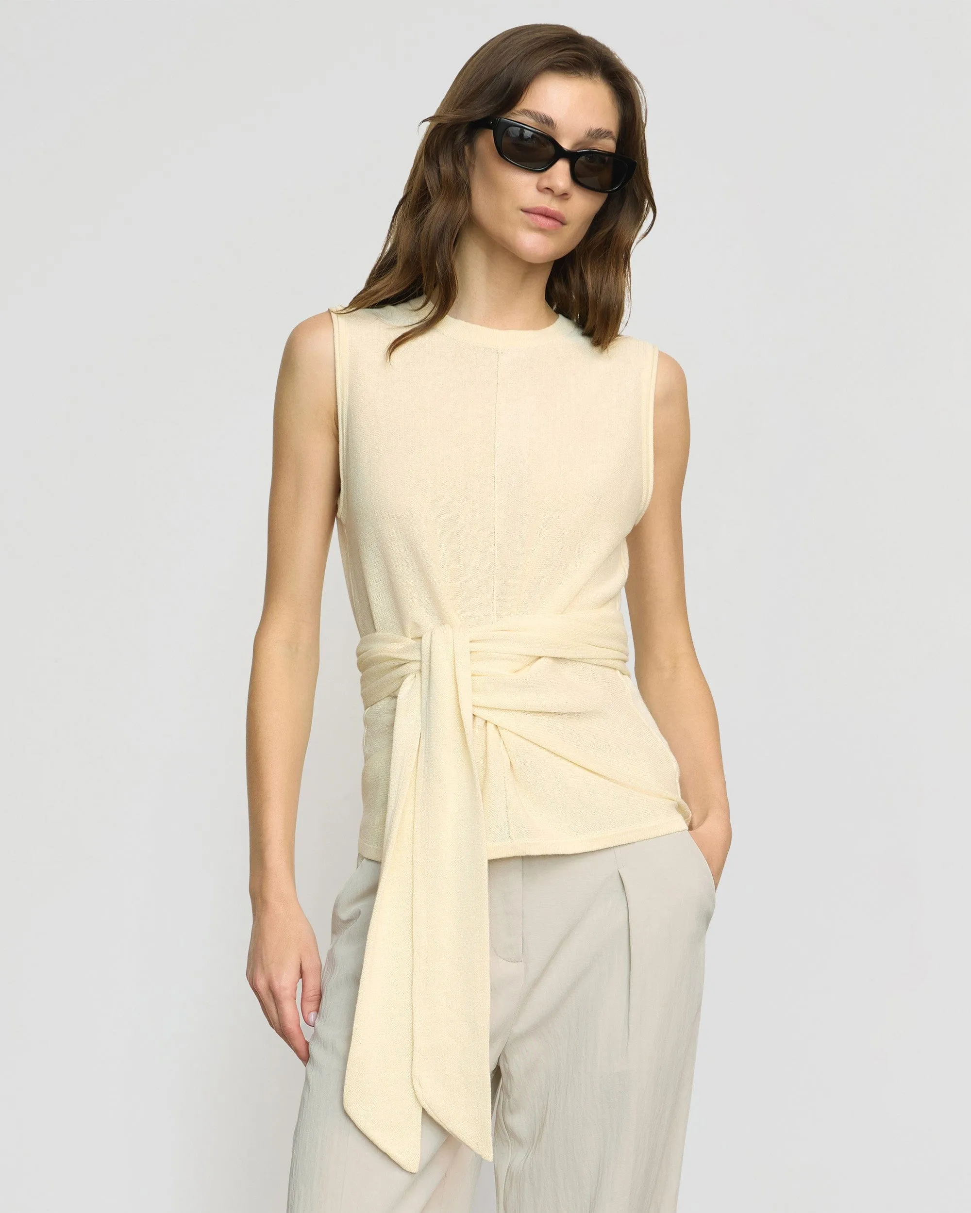 Versatile Knit Reinforced Edging Rois Tie-Front Linen-Cotton Top