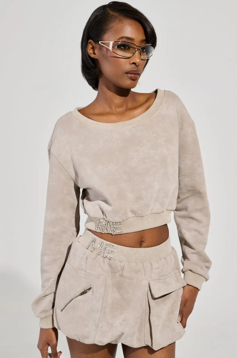 OFF-DUTY SWEATSHIRT glove accents