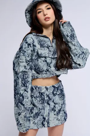 FLORAL DENIM CROPPED SWEATSHIRT right for beach trips