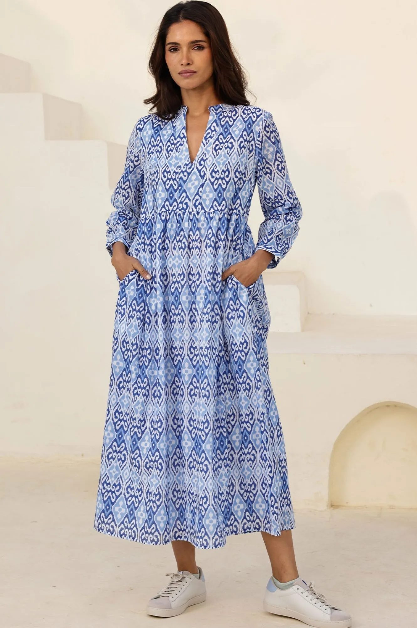 Mara Organic Cotton Dress | Mara Ikat White/Blue Date night