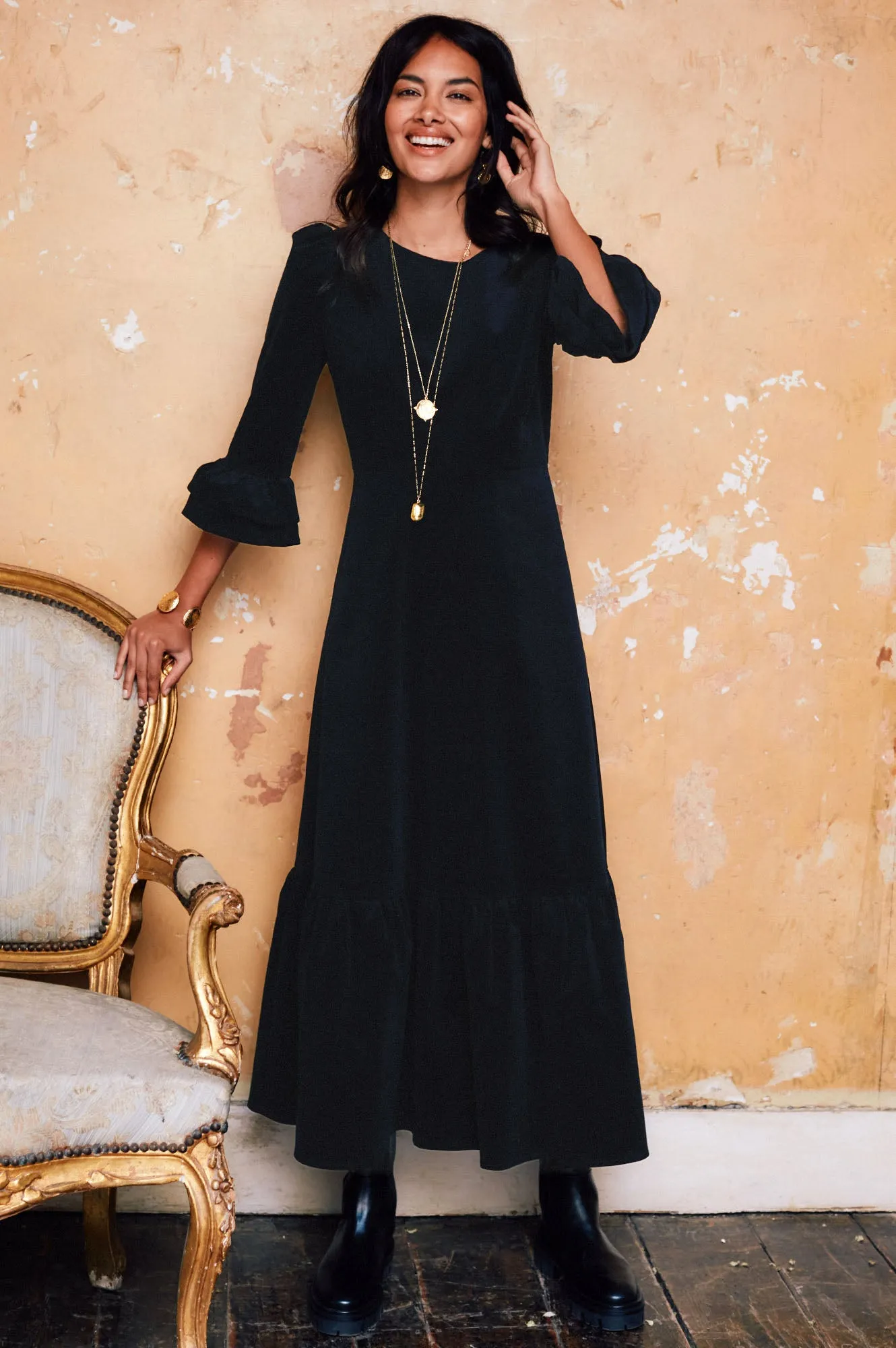 Easy Fashion Effortless Style Victoria Round Neck 3/4 Sleeve Stretch Corduroy Dress | Black