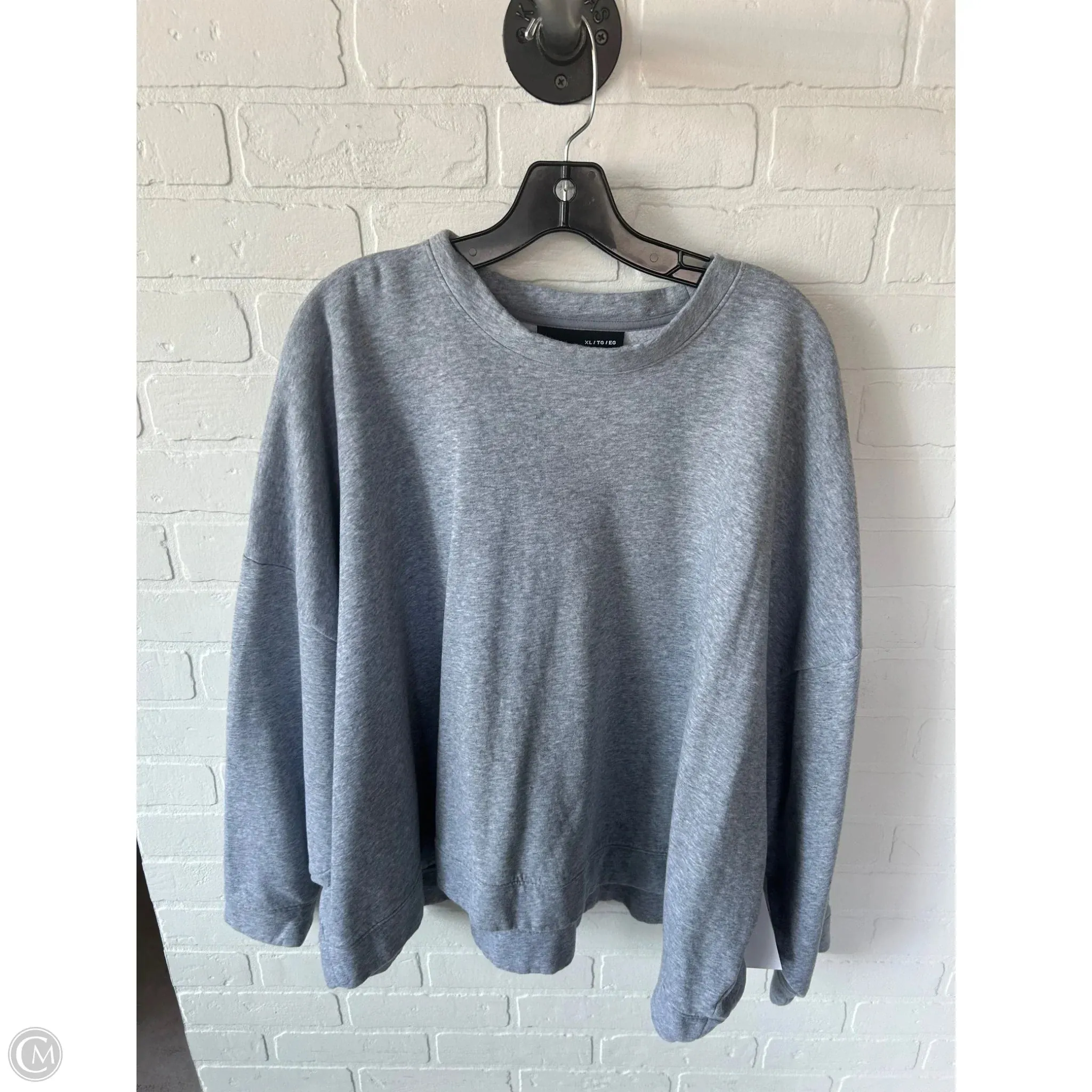 Athletic Sweatshirt Crewneck By Under Armour In Grey, Size: Xl Relaxed Outfit