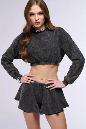 MYSTERY GIRL MINERAL WASH CROPPED SWEATSHIRT bag accents Lightweight Comfort