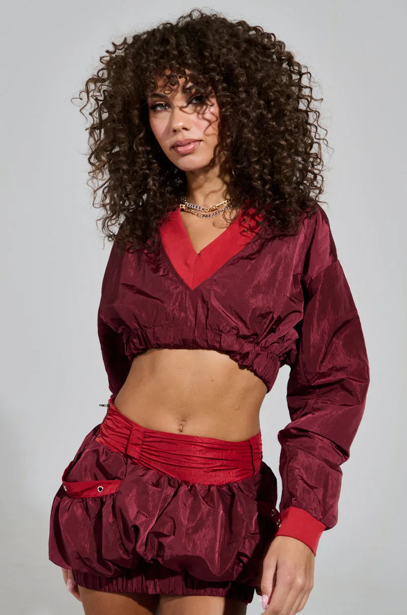 Lightweight PUTTING IN WORK V-NECK SWEATSHIRT IN RED