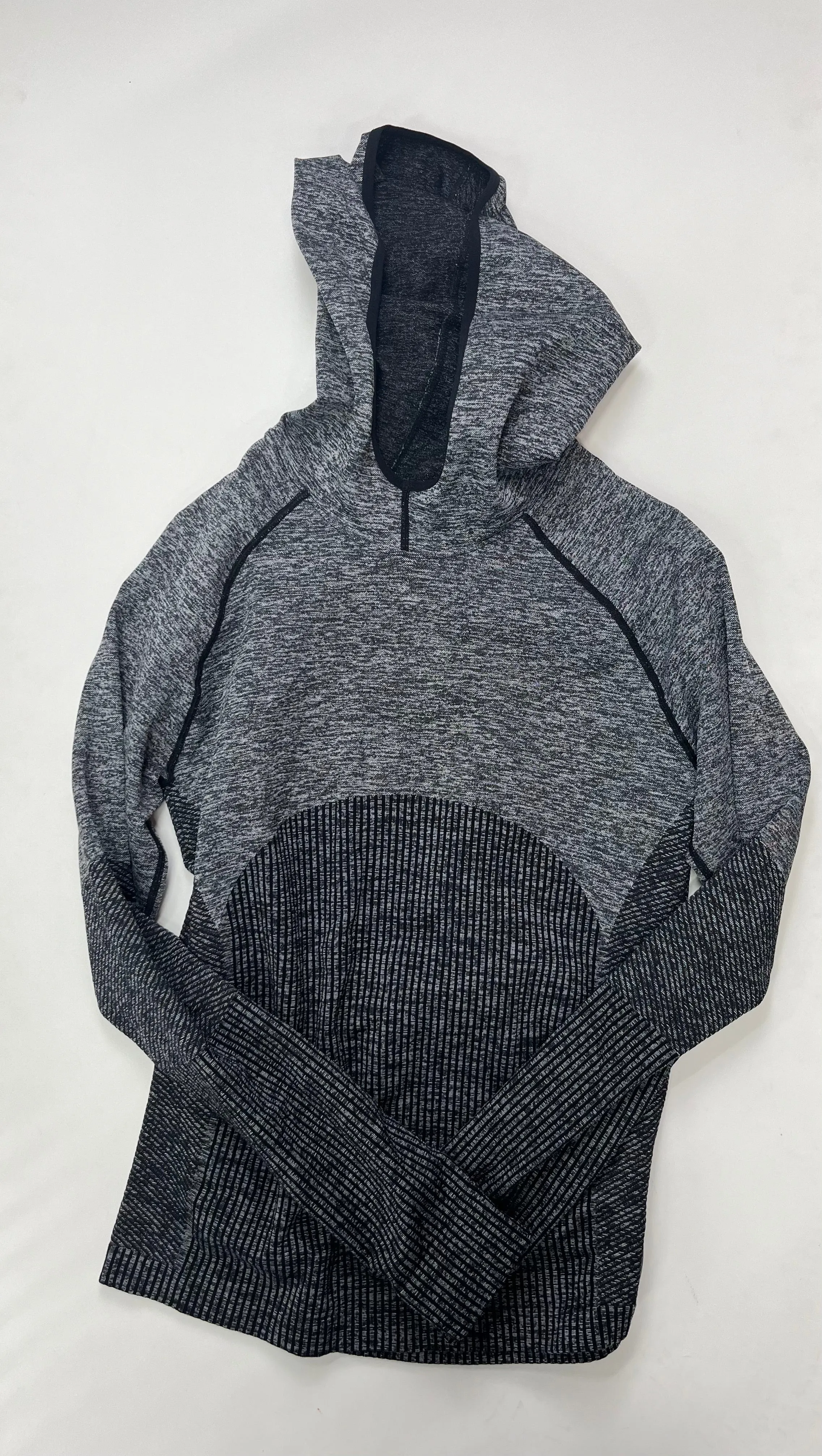 TearResistantMaterial Athletic Sweatshirt Hoodie By Fabletics  Size: S