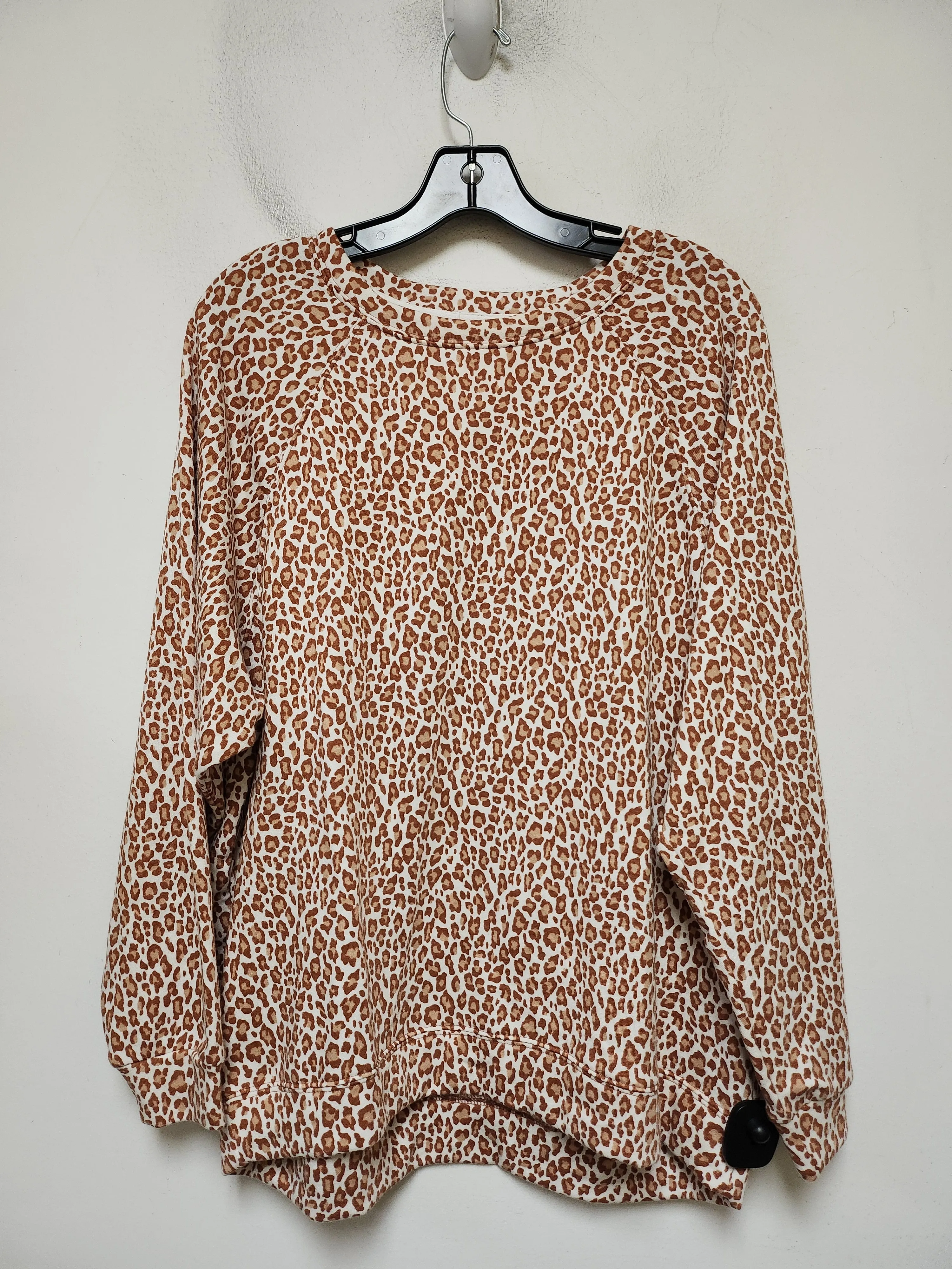 Neat Edge Sweatshirt Crewneck By Lou And Grey In Animal Print, Size: S